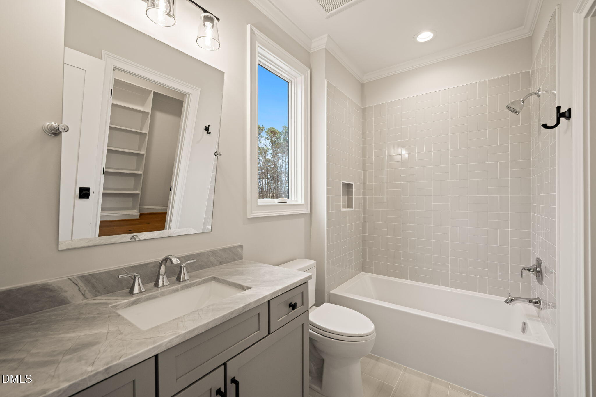 1712 Legacy Ridge Lane