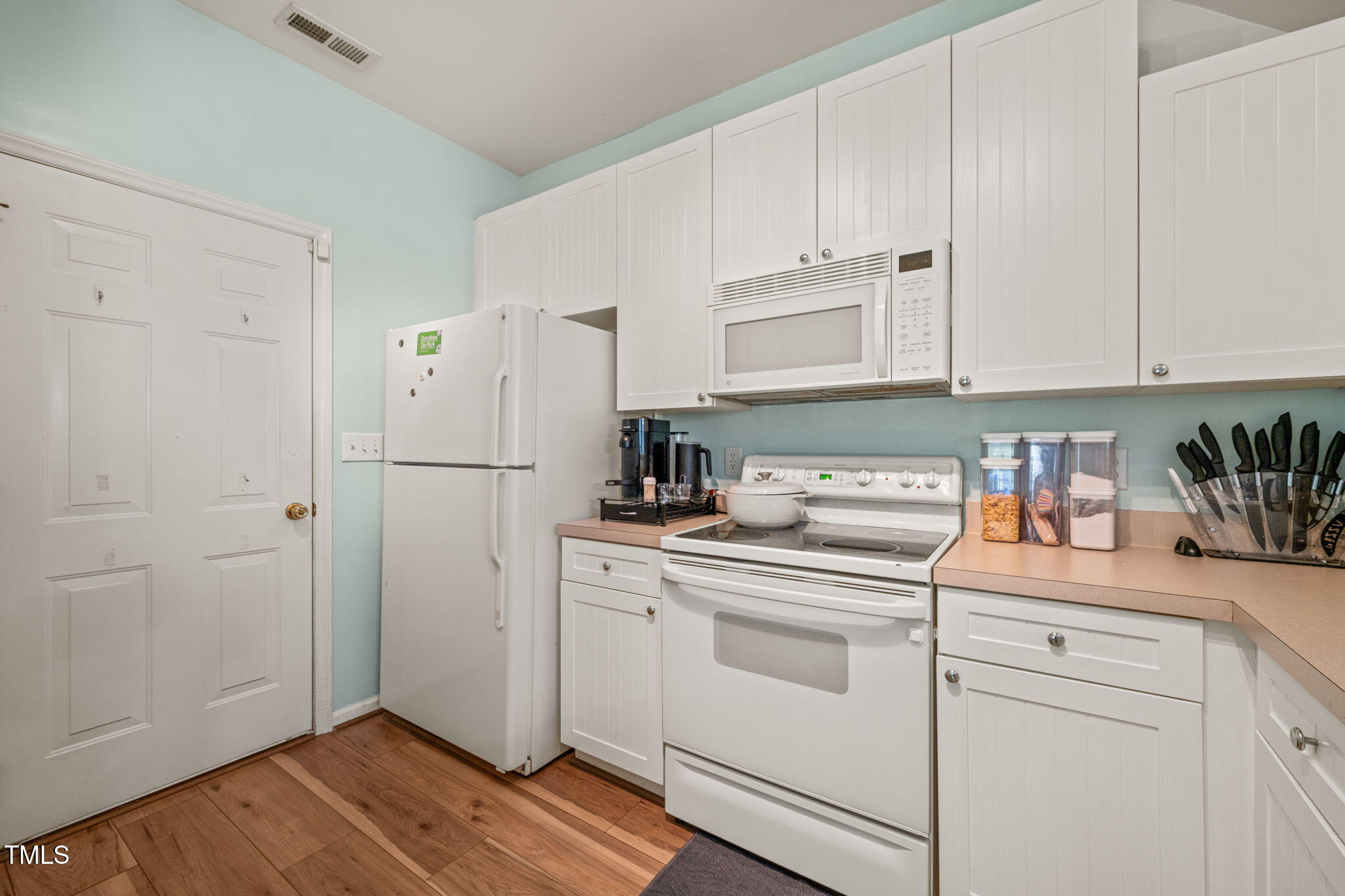 2105 Metacomet Way