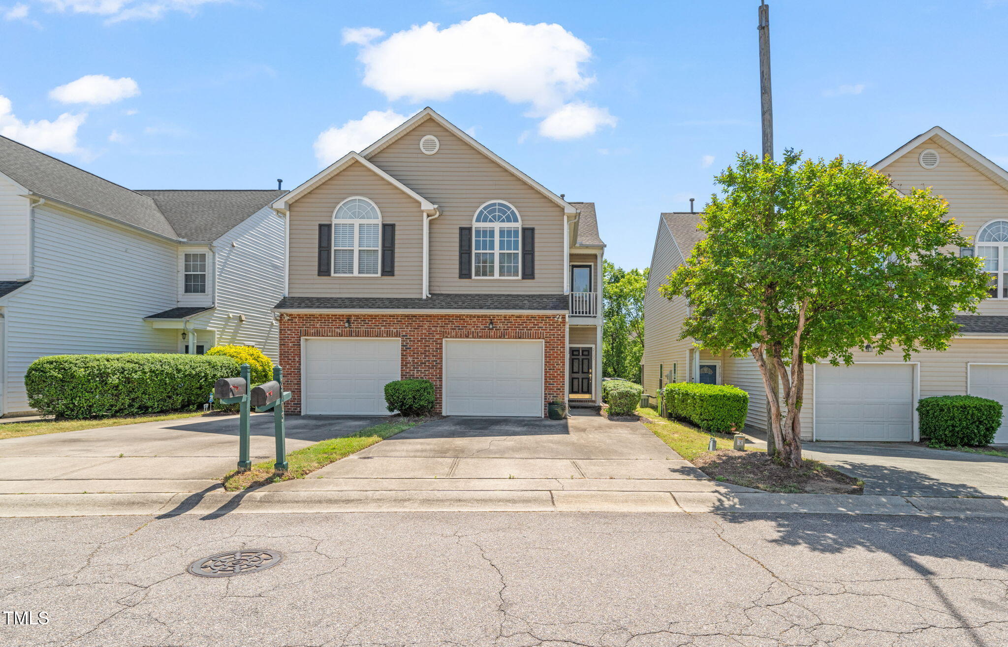 2105 Metacomet Way