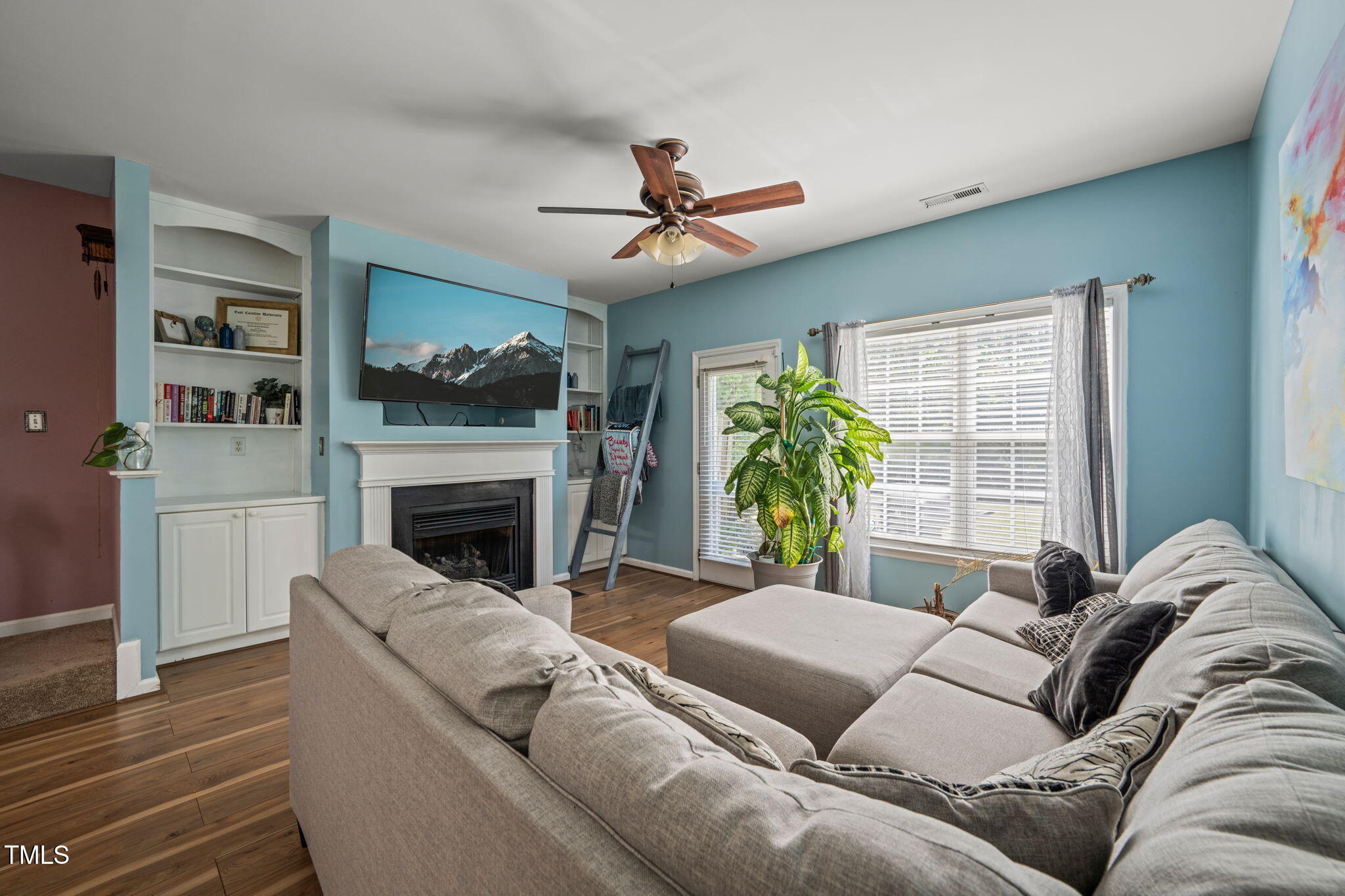 2105 Metacomet Way