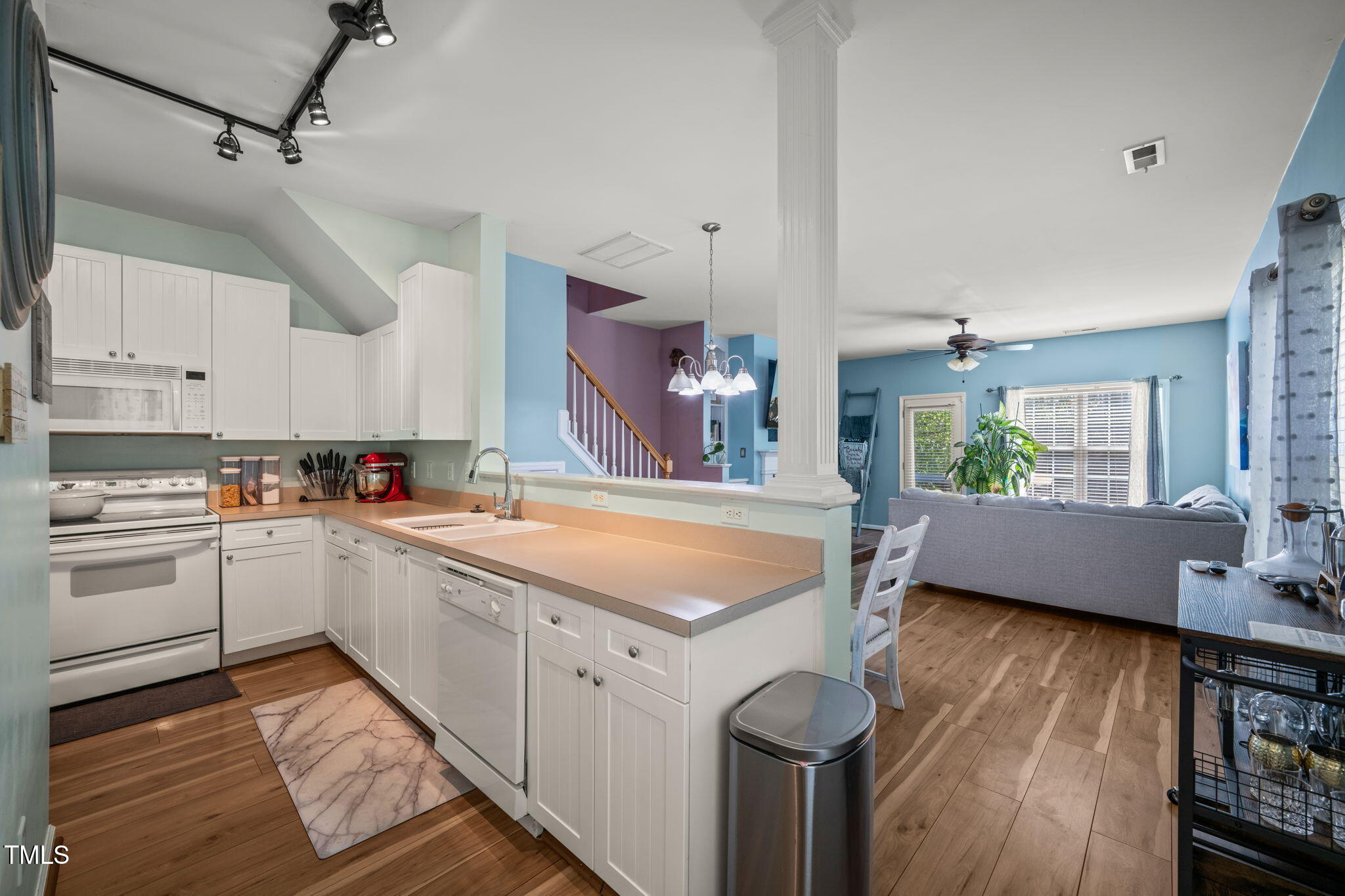 2105 Metacomet Way