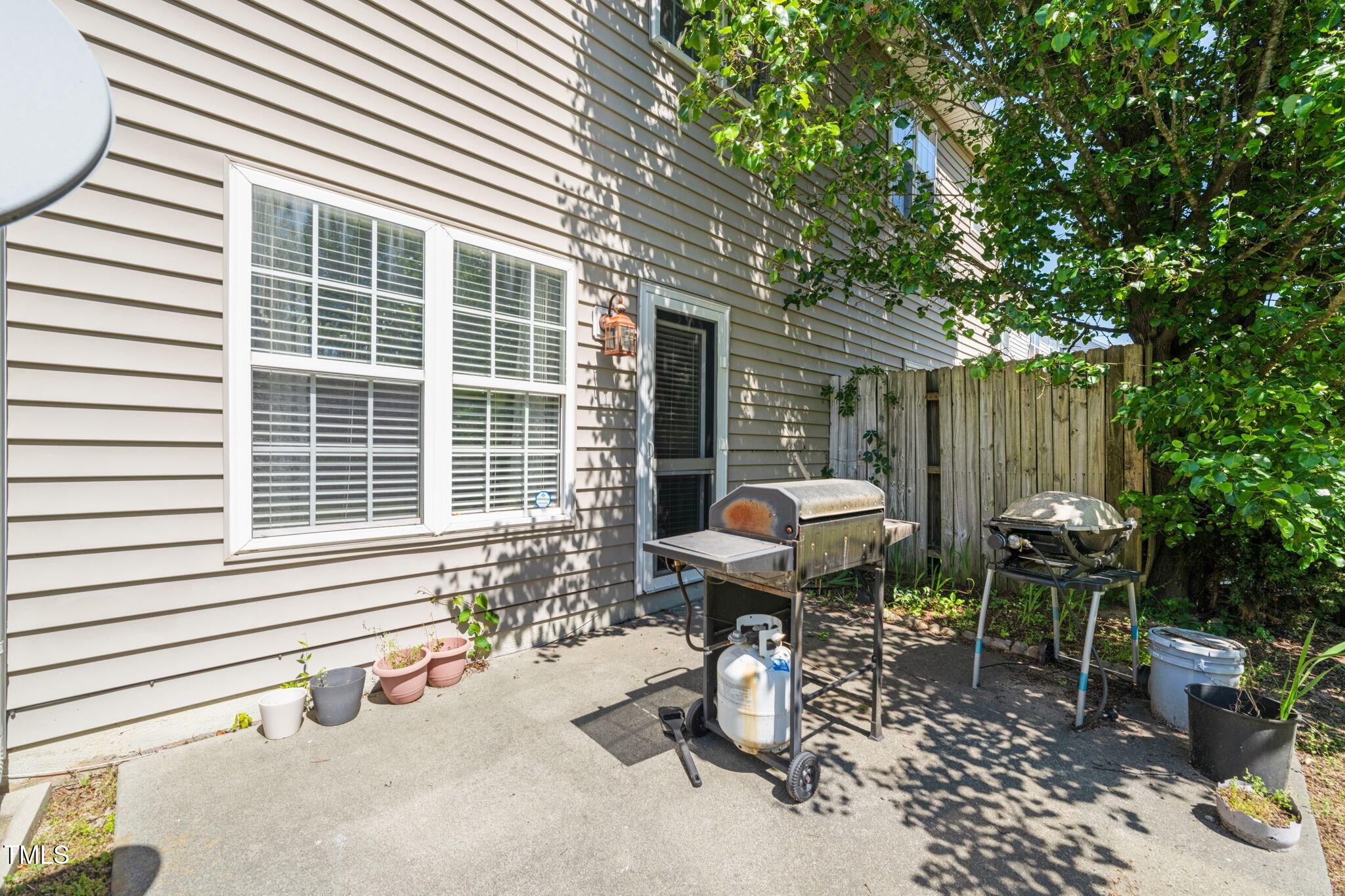 2105 Metacomet Way