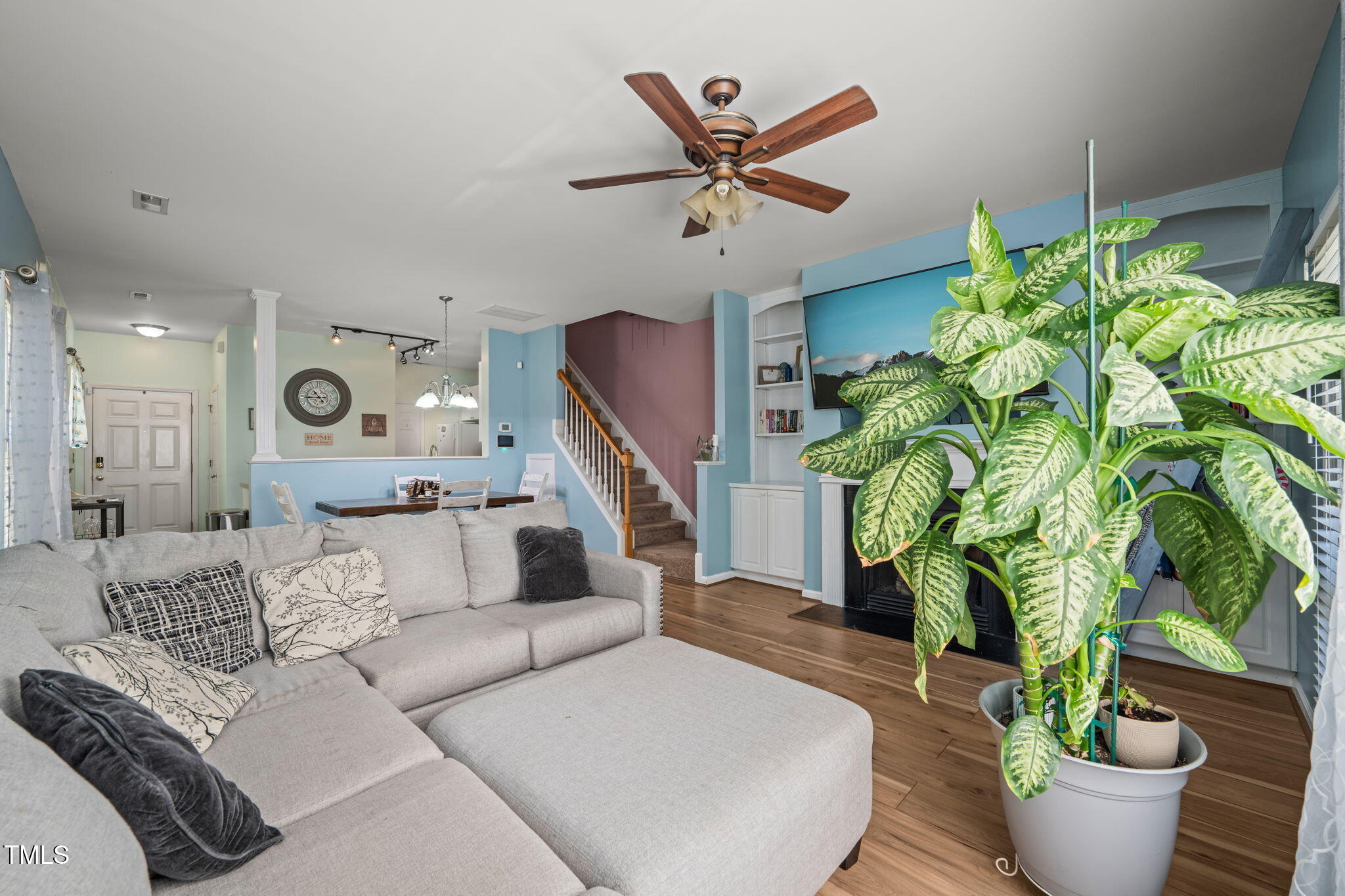 2105 Metacomet Way
