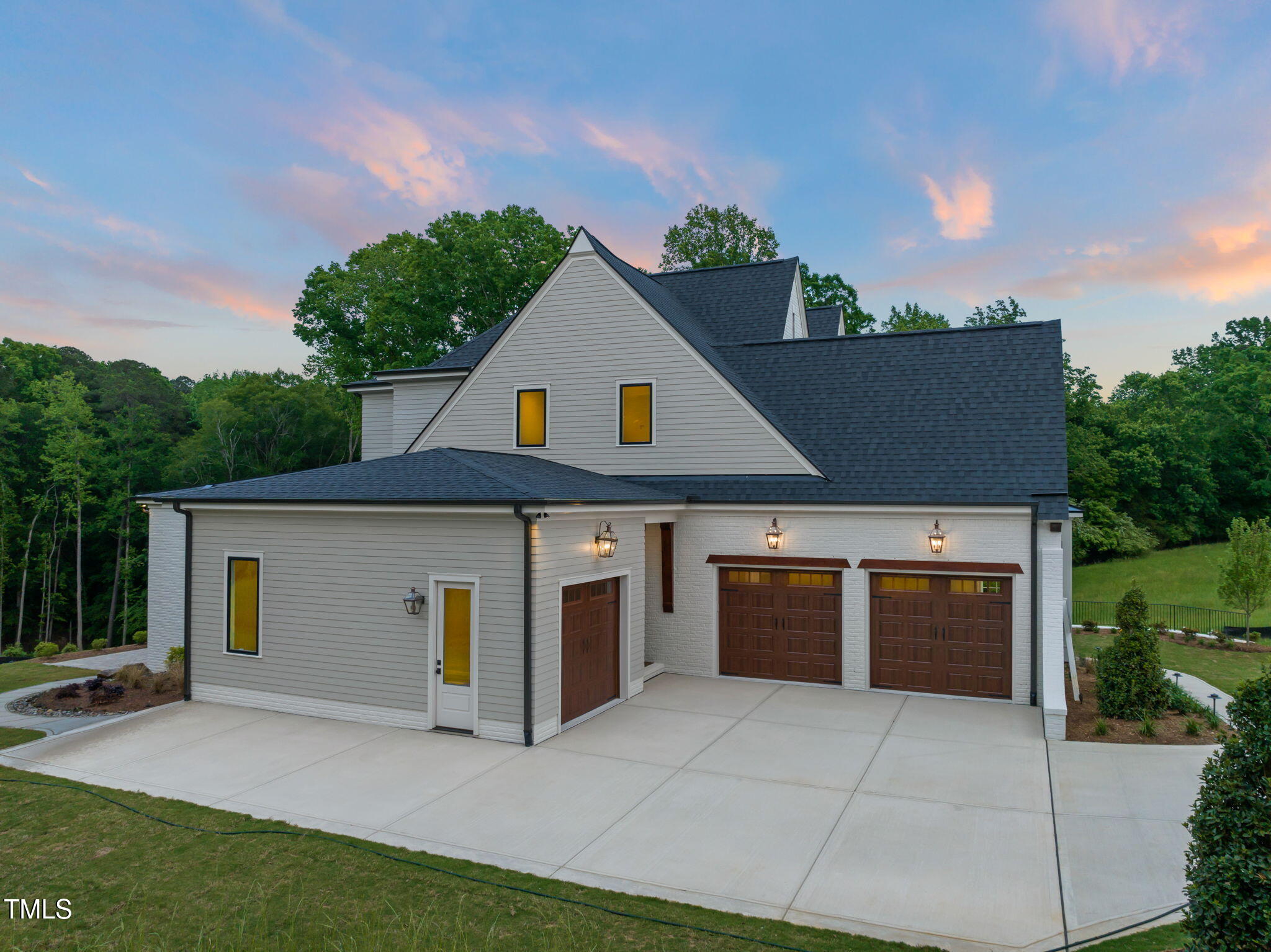 9004 Meadow Pointe Court