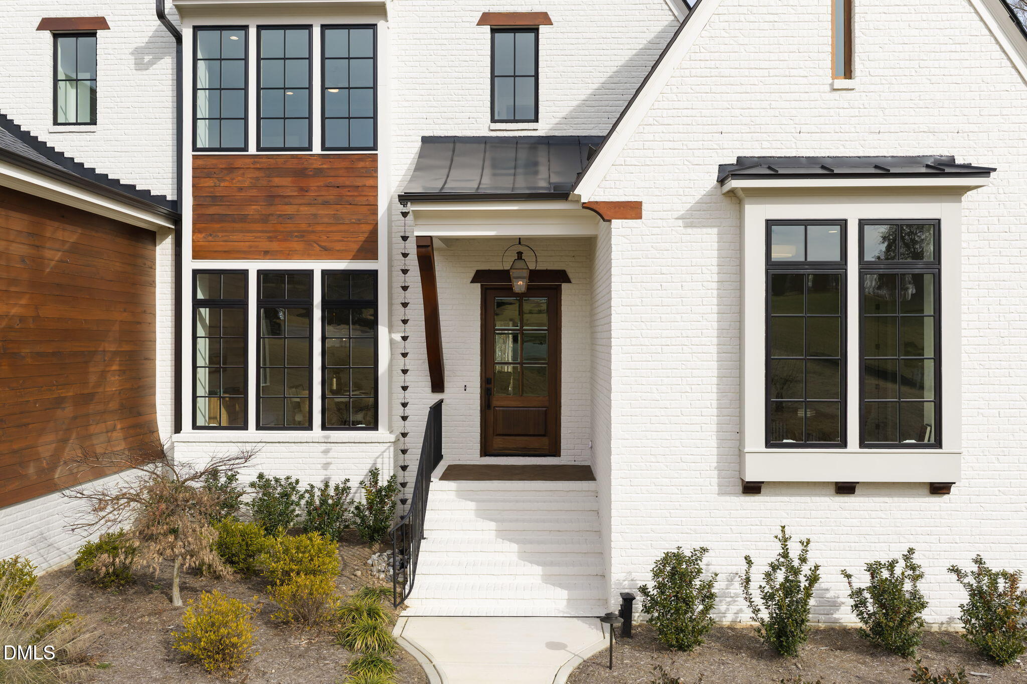 9004 Meadow Pointe Court