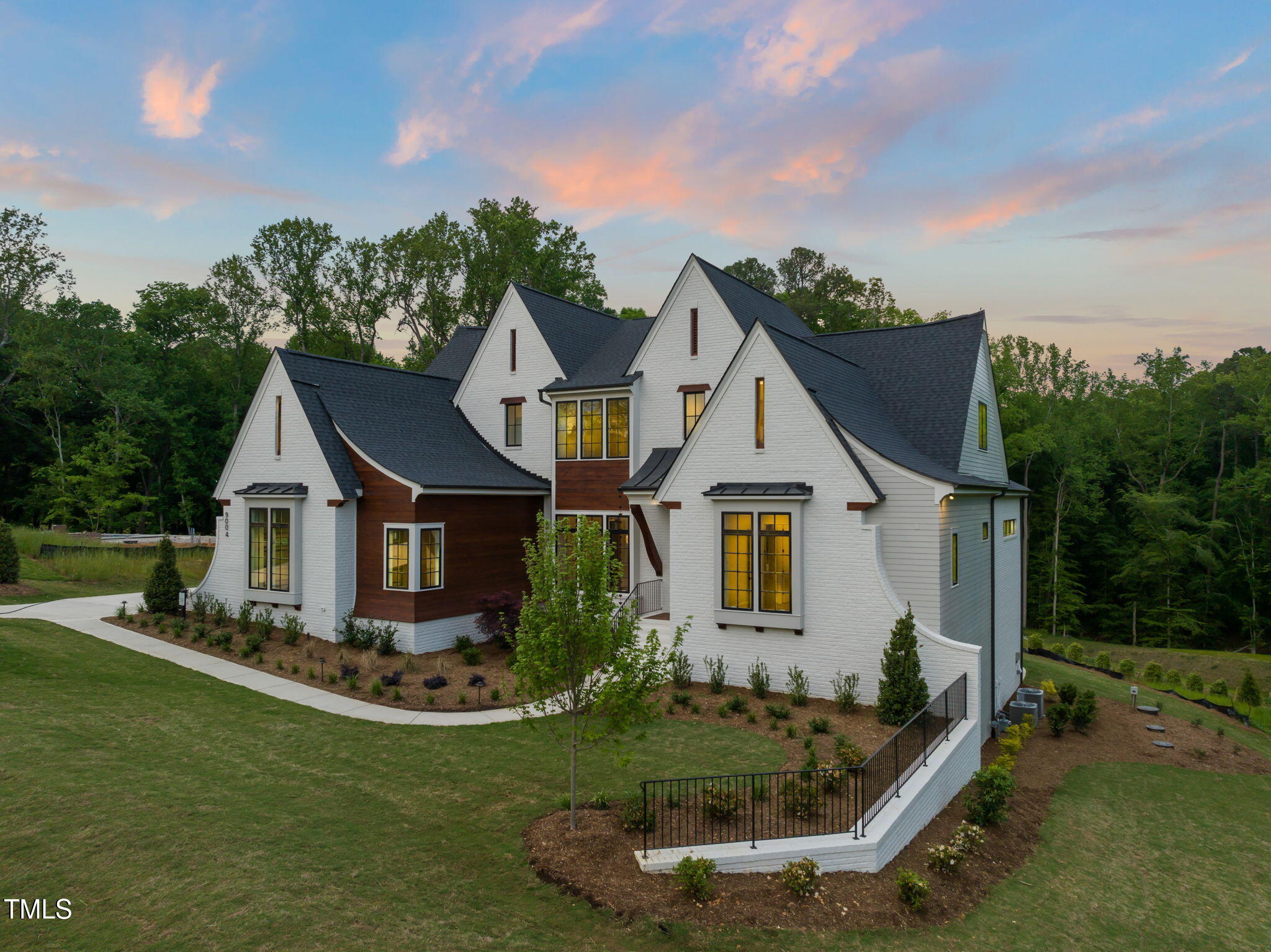 9004 Meadow Pointe Court