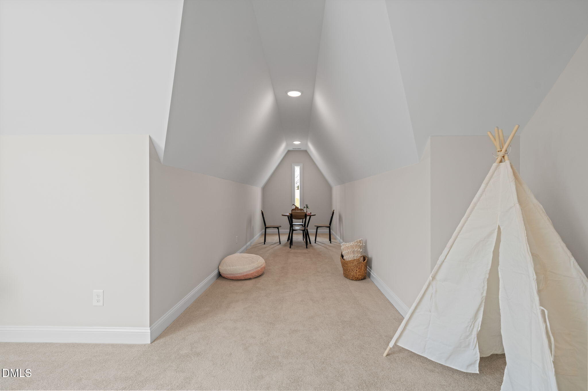 9004 Meadow Pointe Court