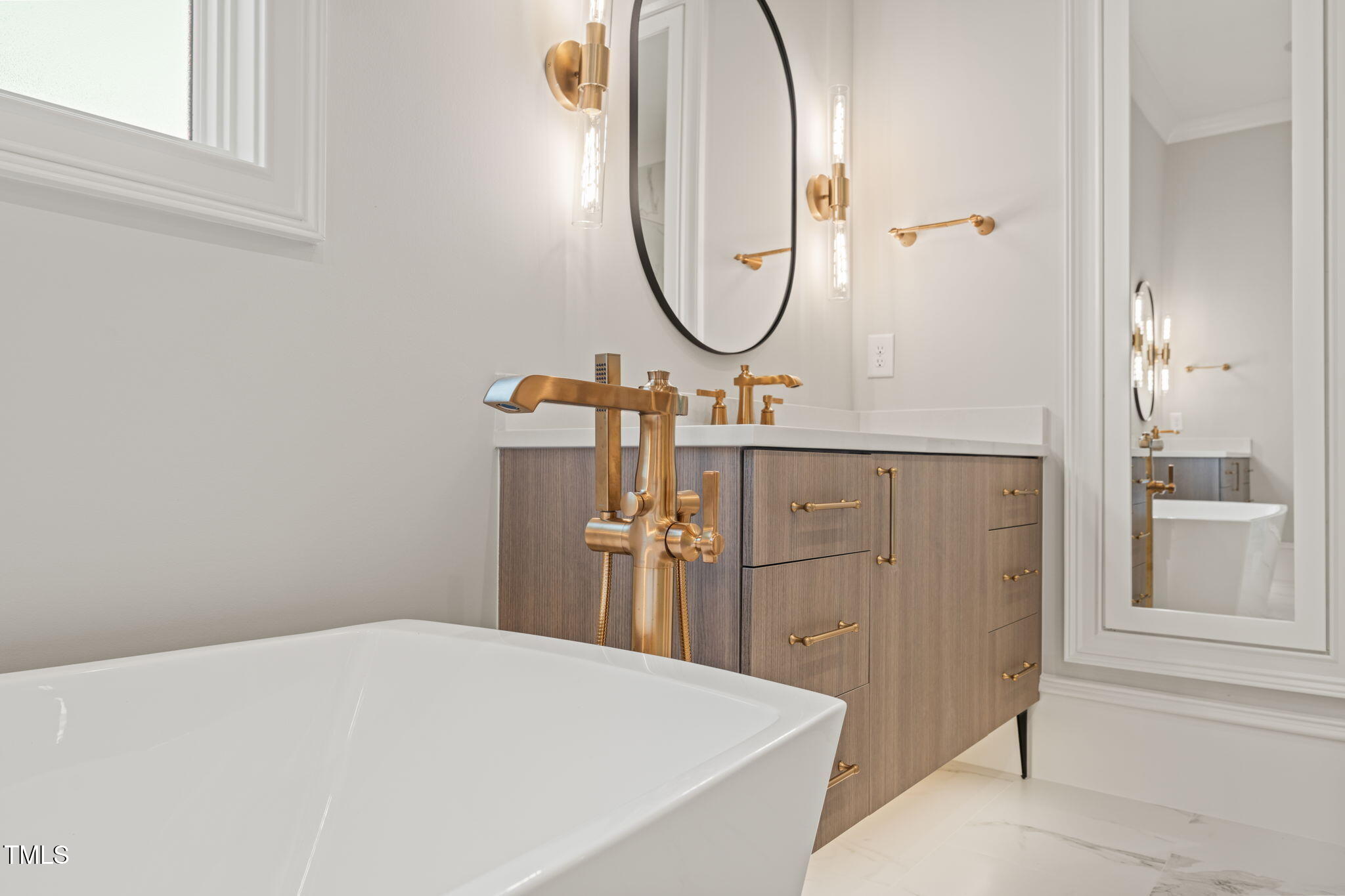 9004 Meadow Pointe Court