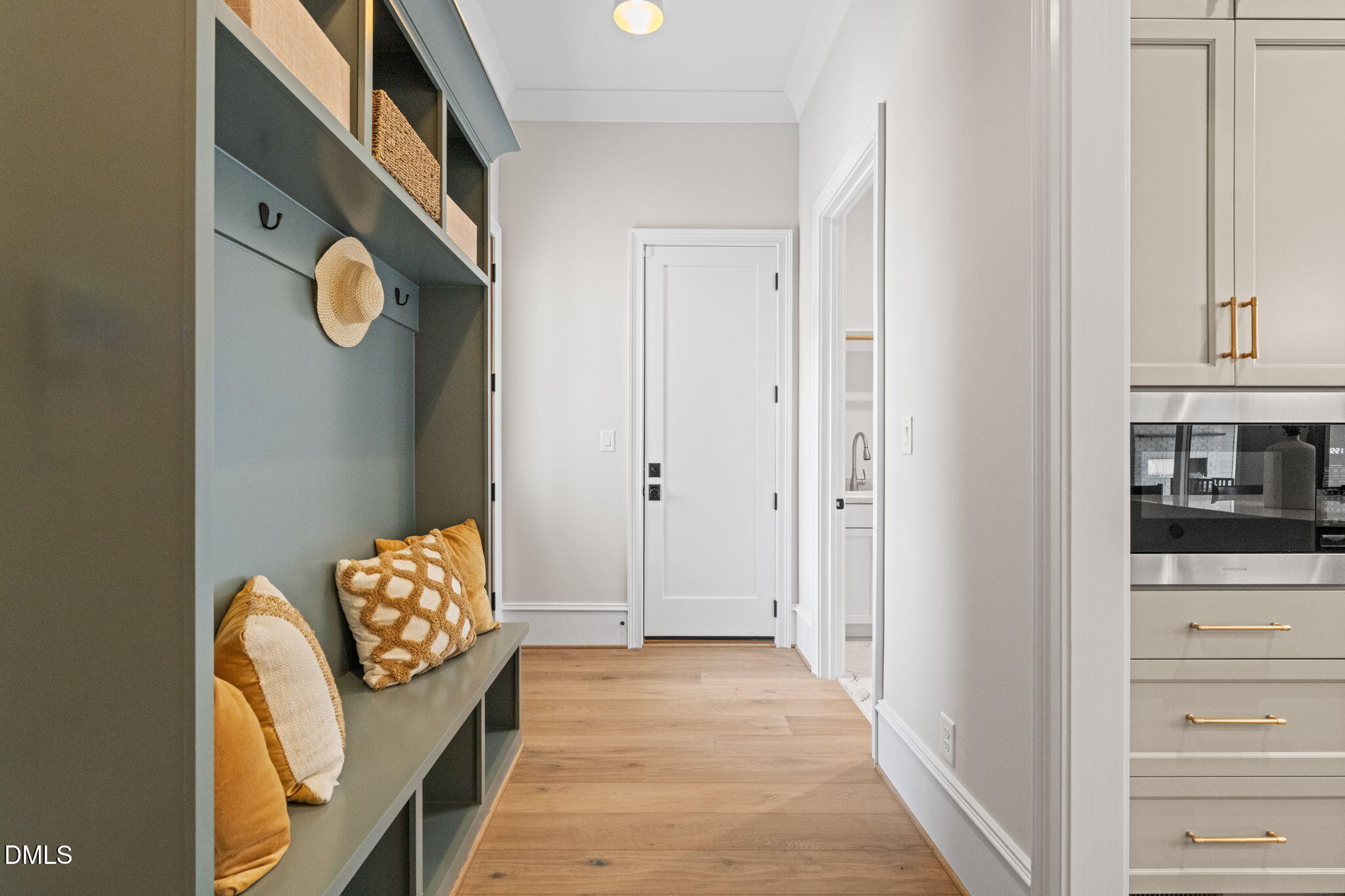 9004 Meadow Pointe Court