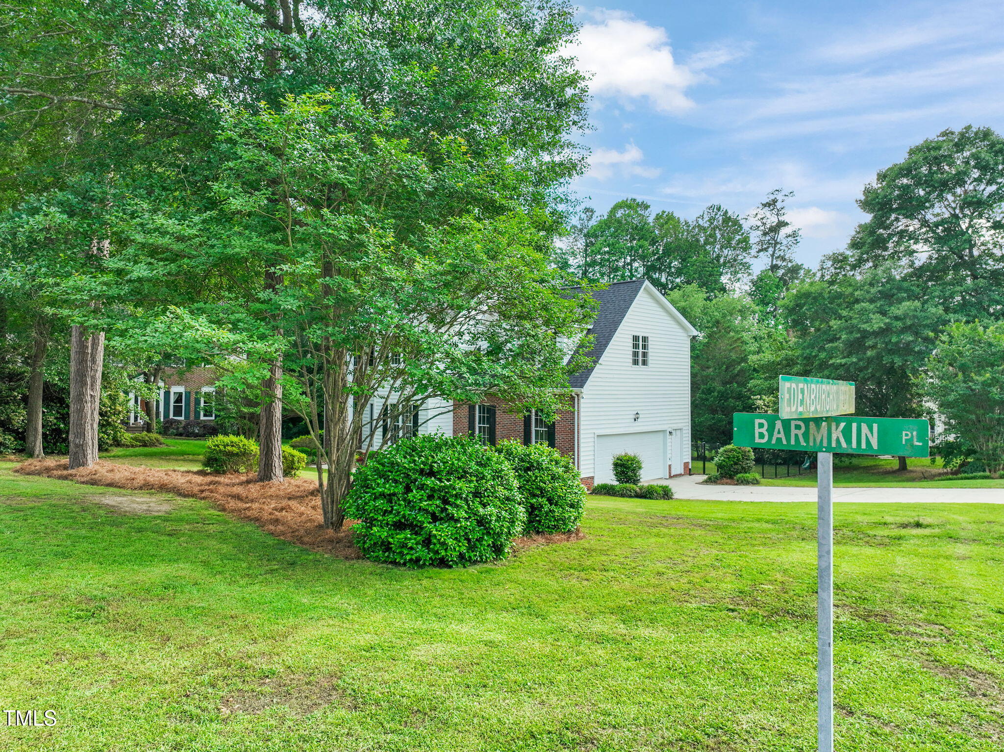 1005 Barmkin Place