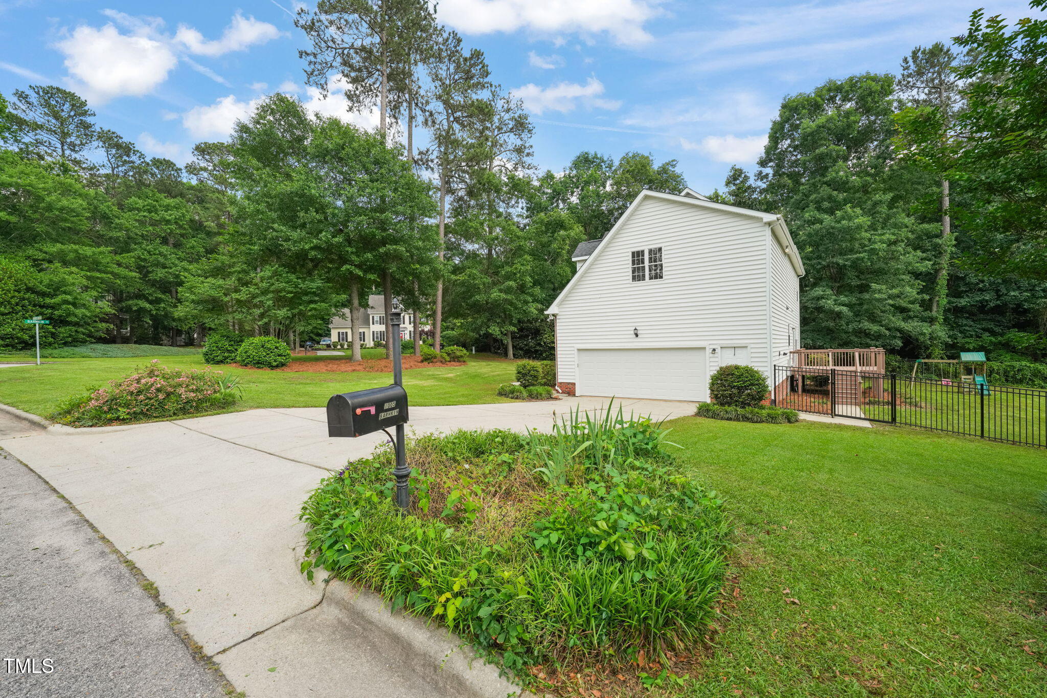 1005 Barmkin Place