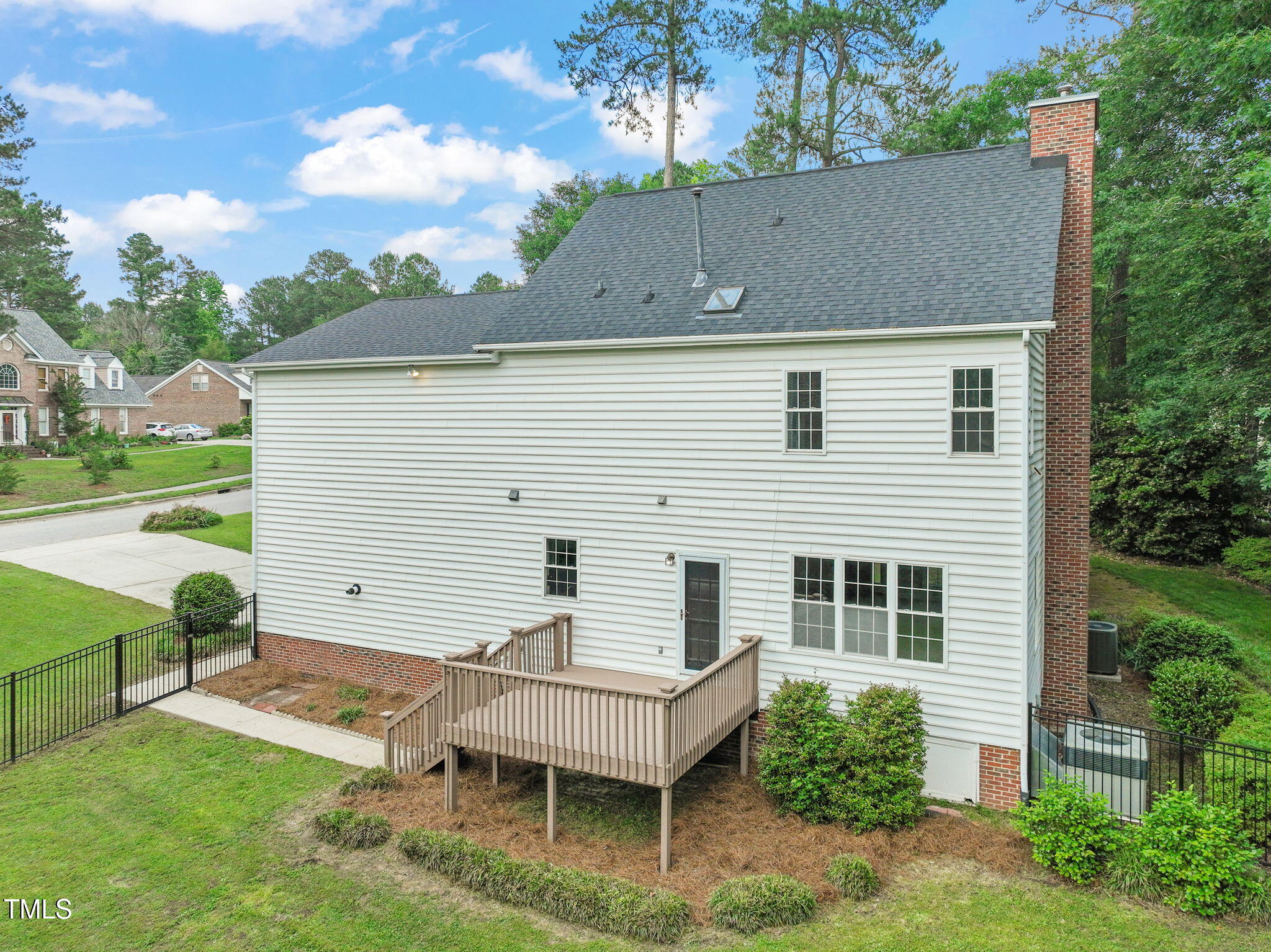 1005 Barmkin Place