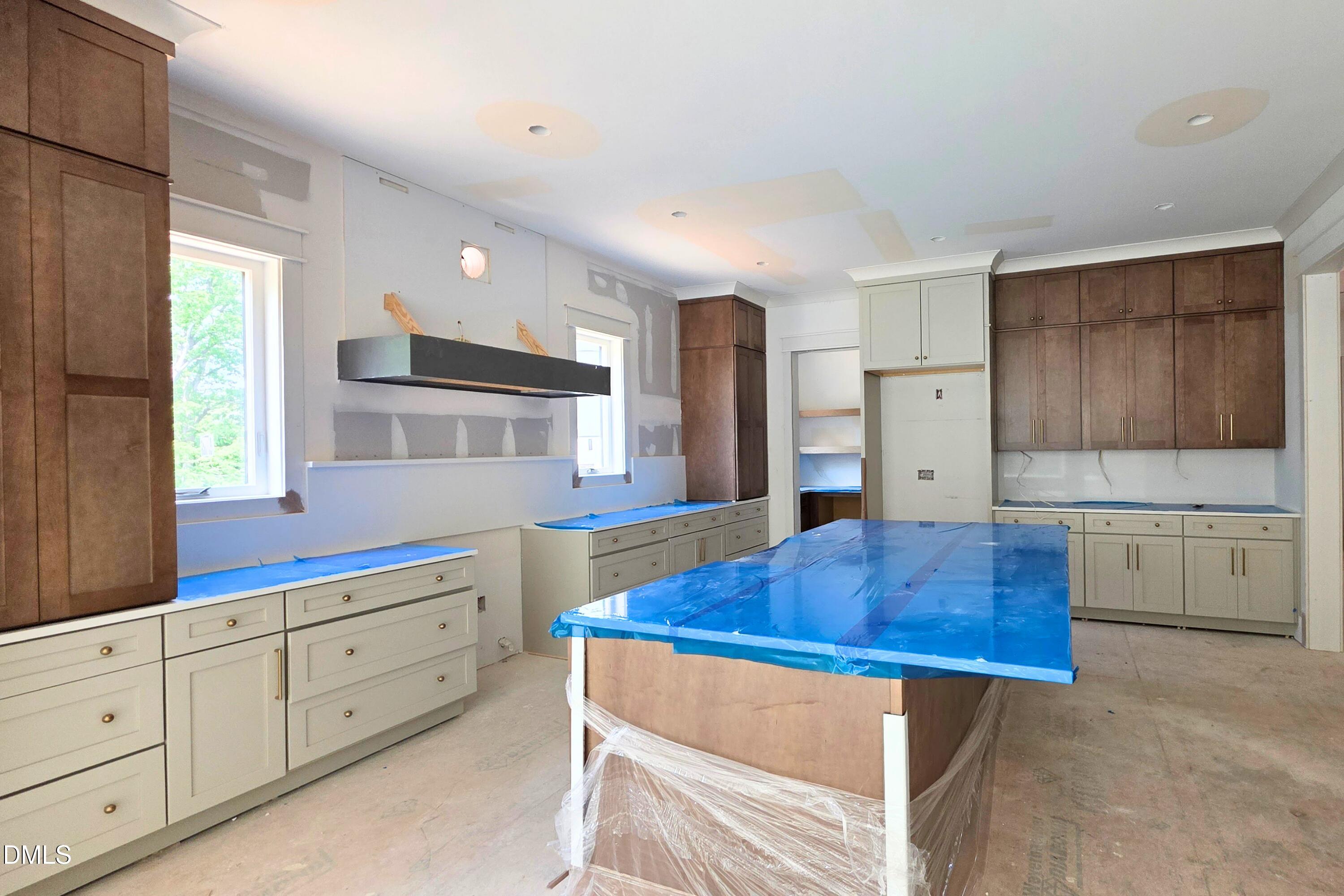 1725 Legacy Ridge Lane