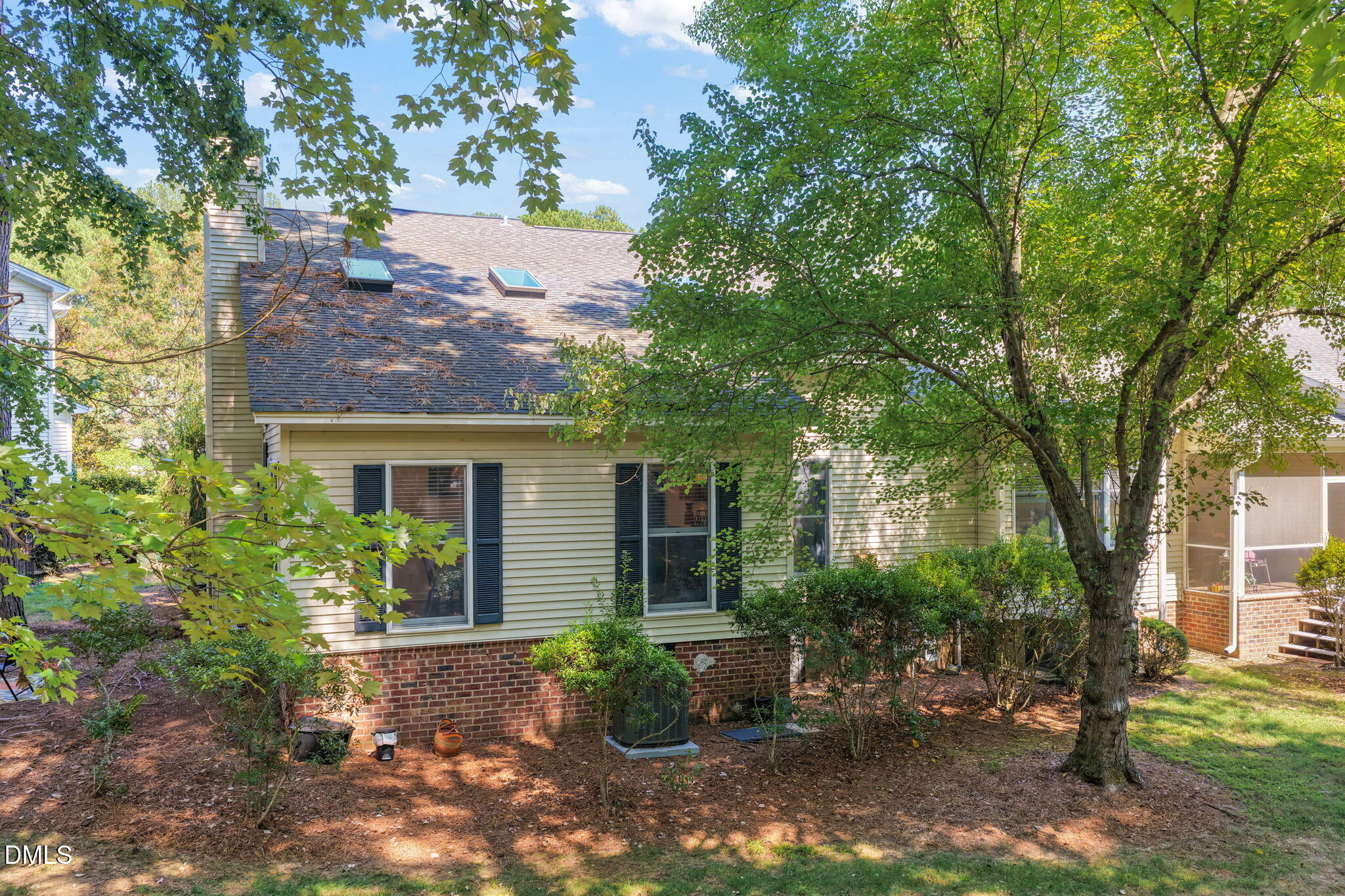 449 Crossvine Close