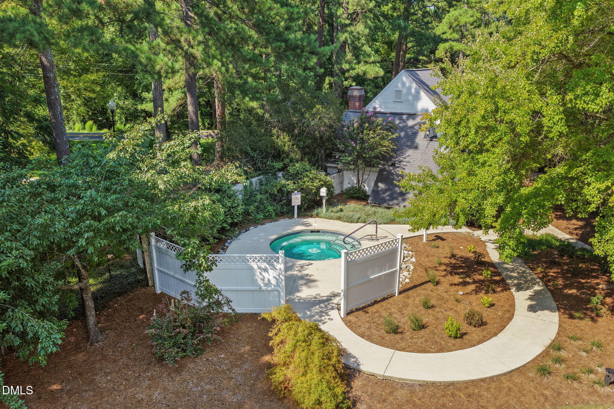 449 Crossvine Close