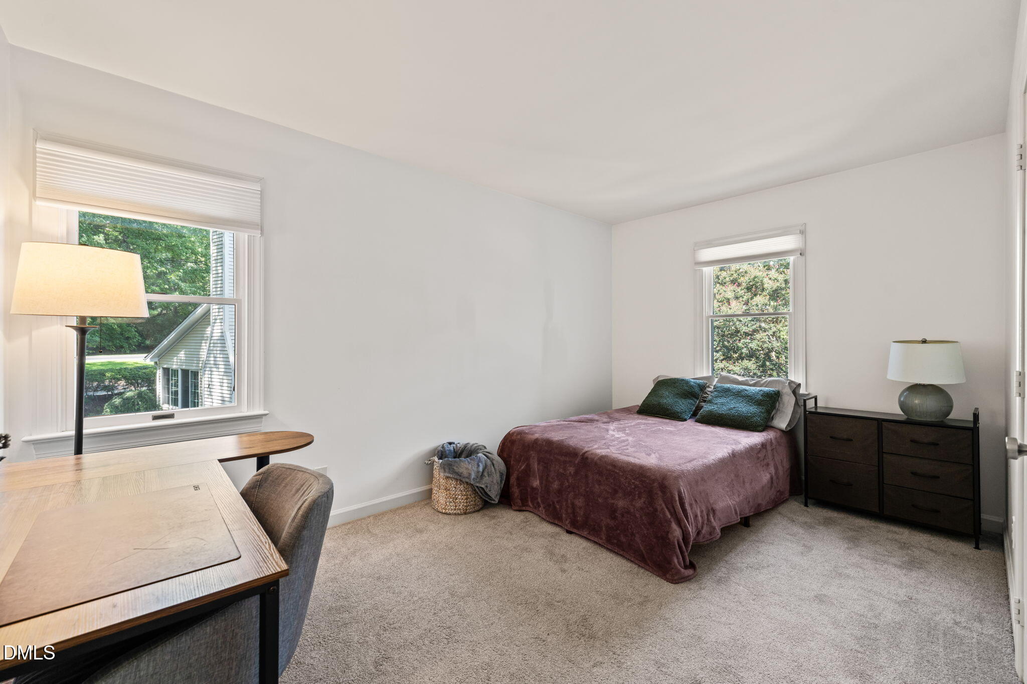 449 Crossvine Close