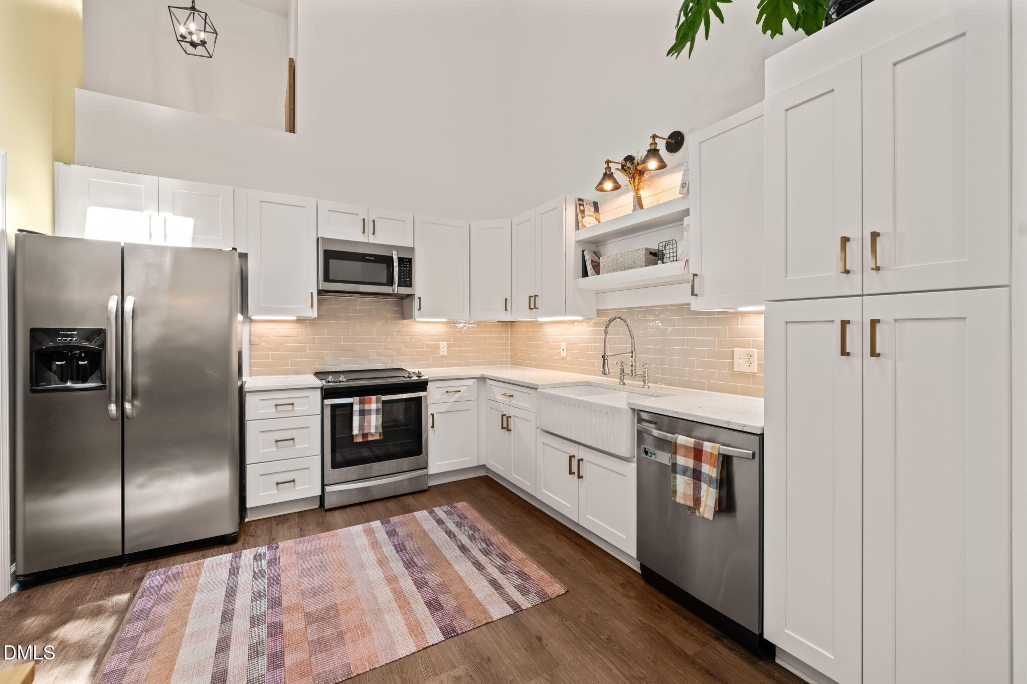 449 Crossvine Close