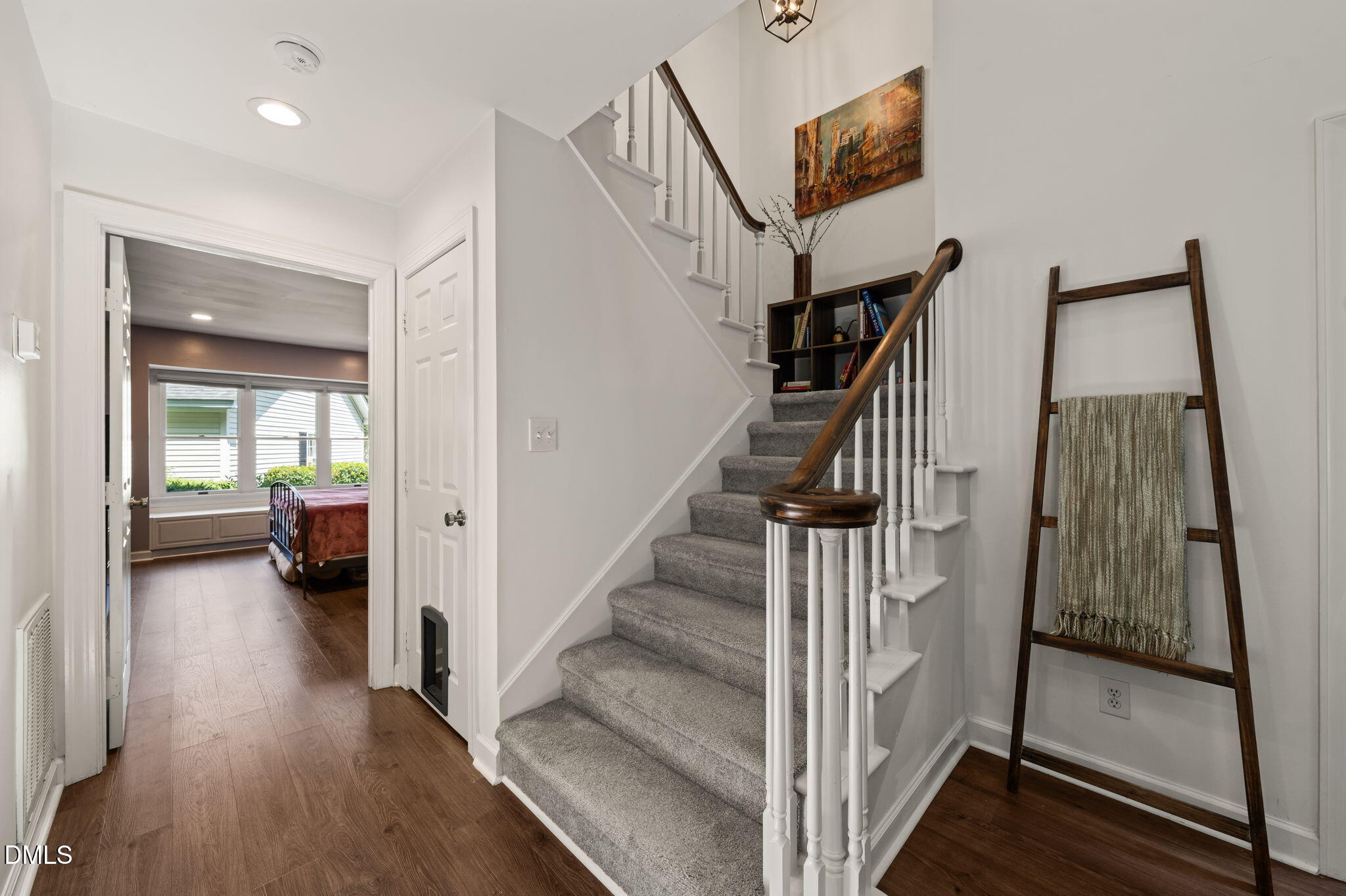 449 Crossvine Close