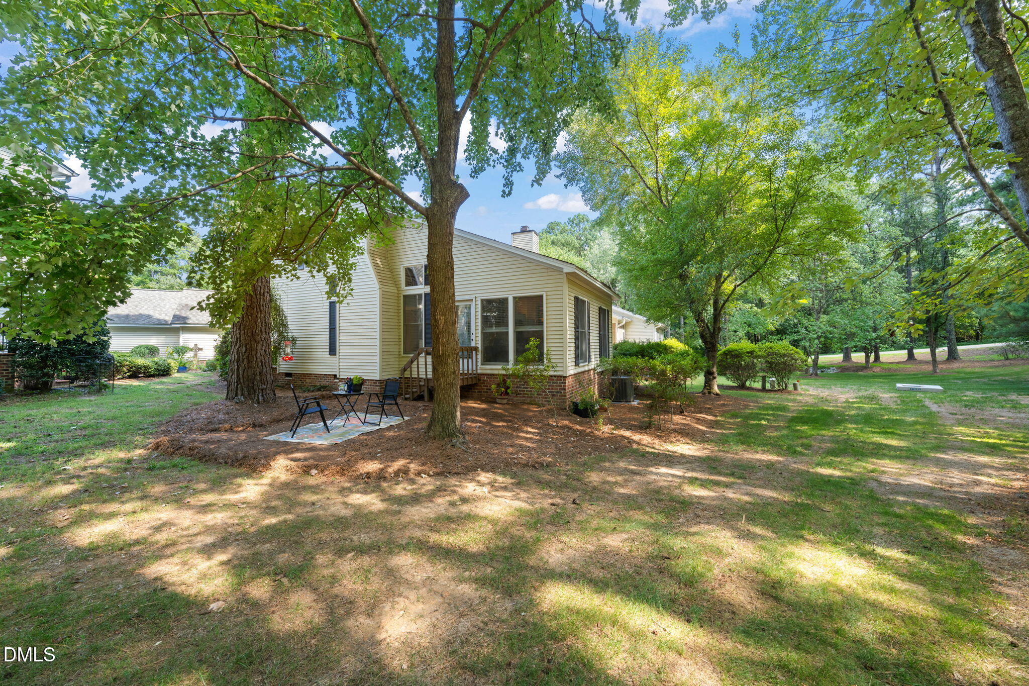 449 Crossvine Close