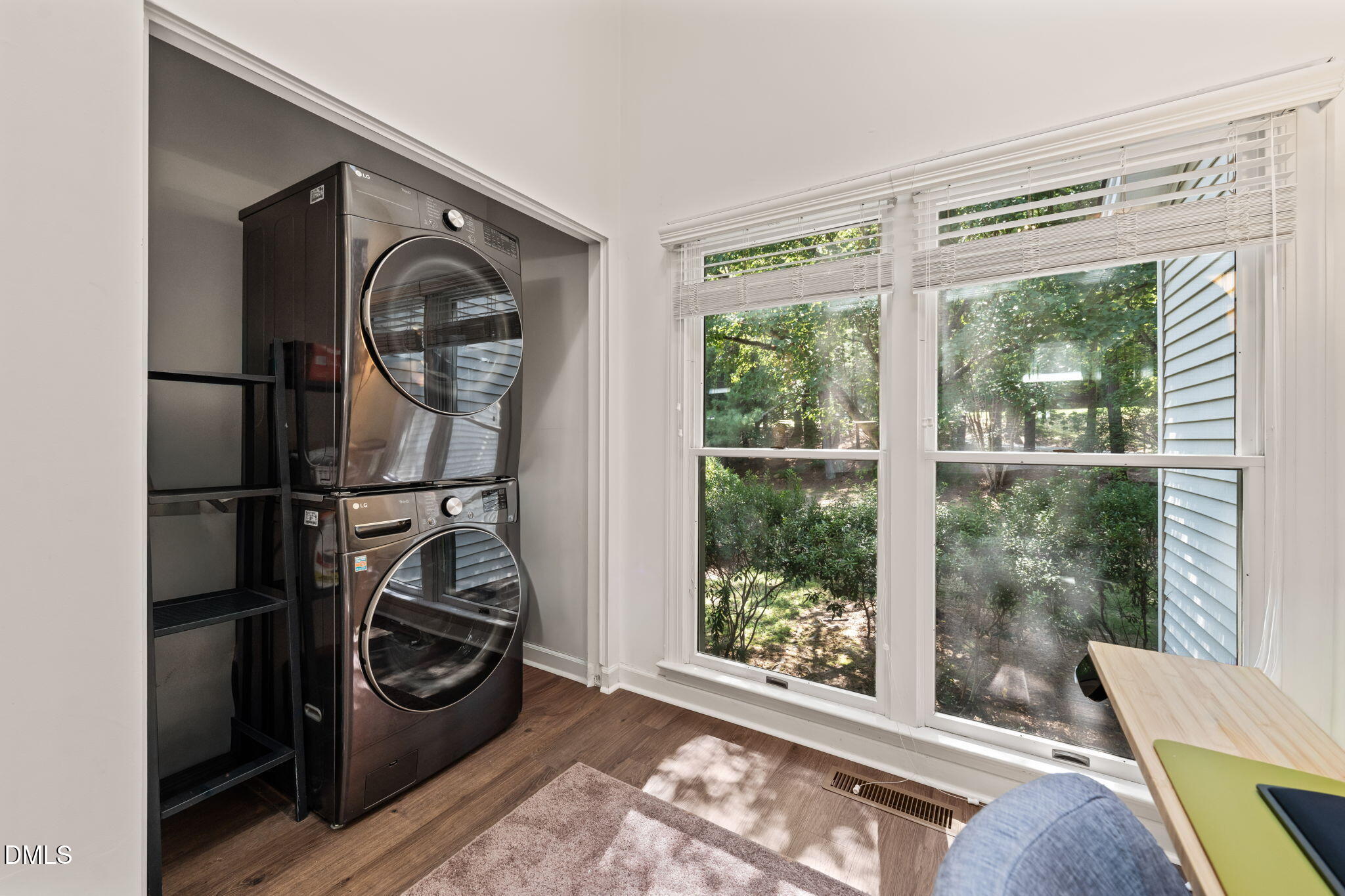 449 Crossvine Close