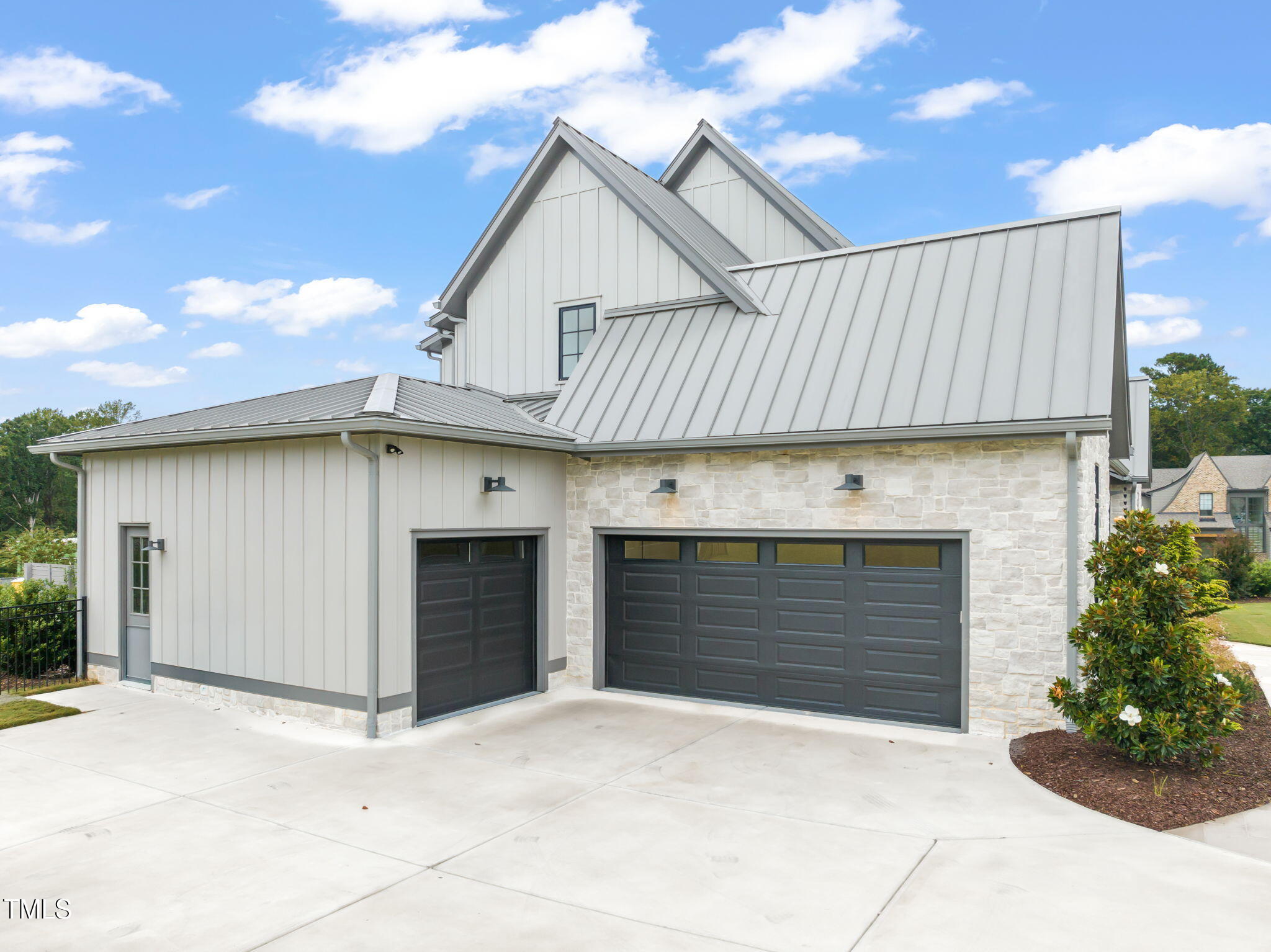 8917 Grand Highland Way
