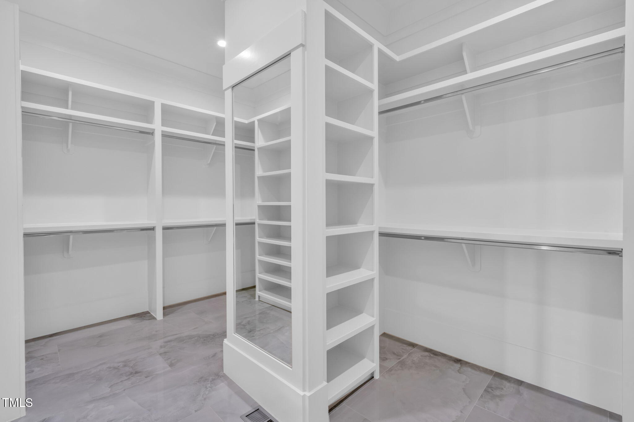 8917 Grand Highland Way