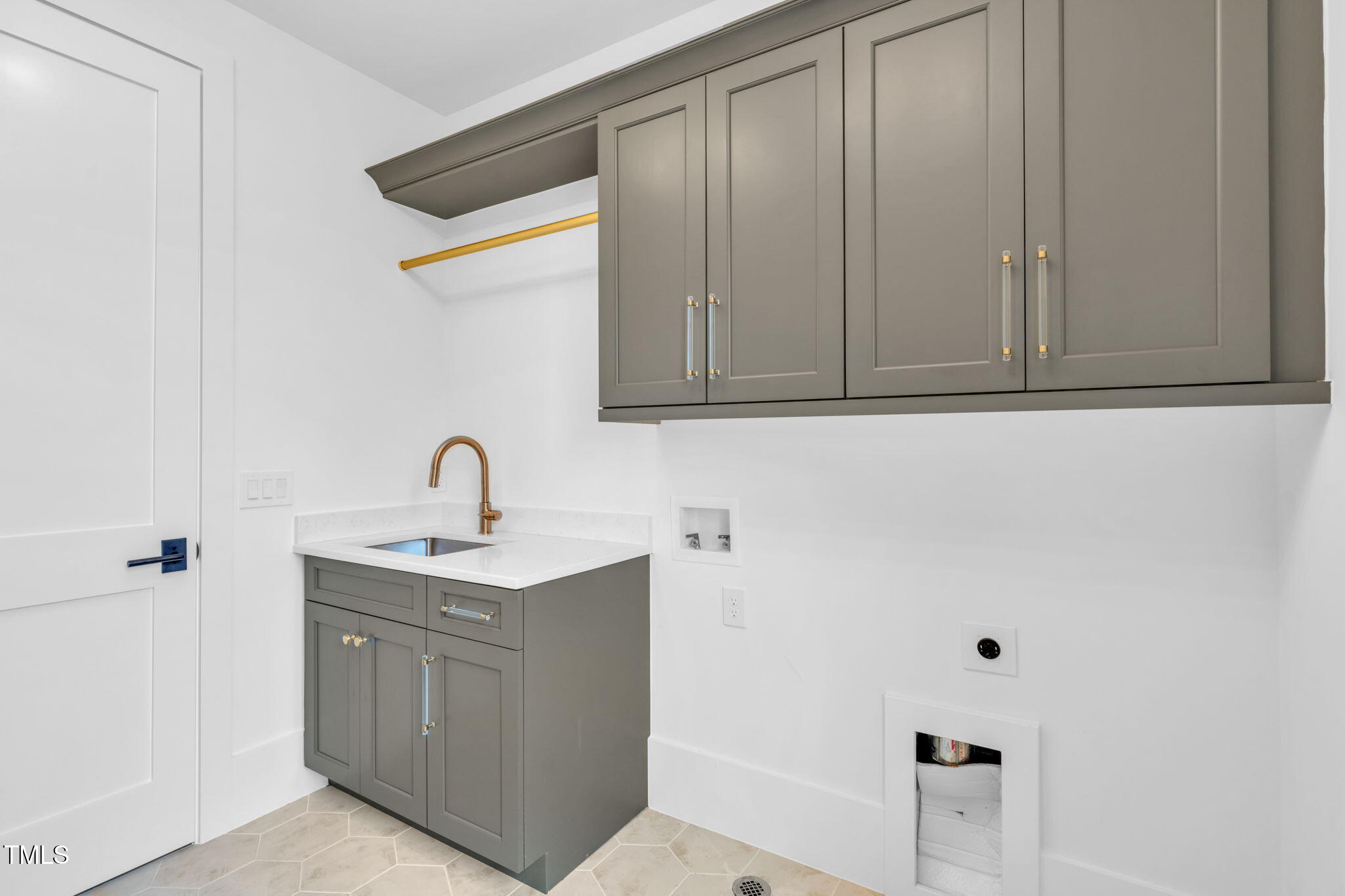 8917 Grand Highland Way