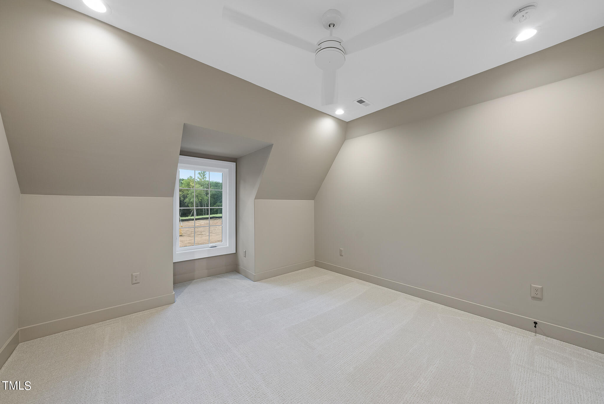 1605 Legacy Ridge Lane