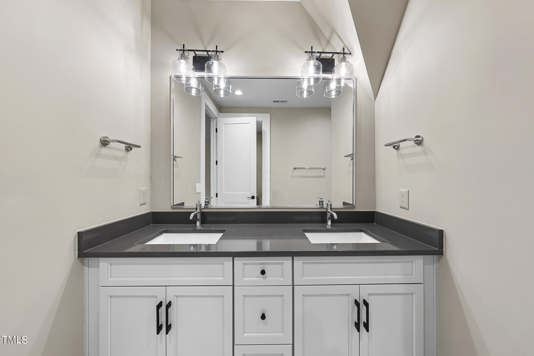 1605 Legacy Ridge Lane