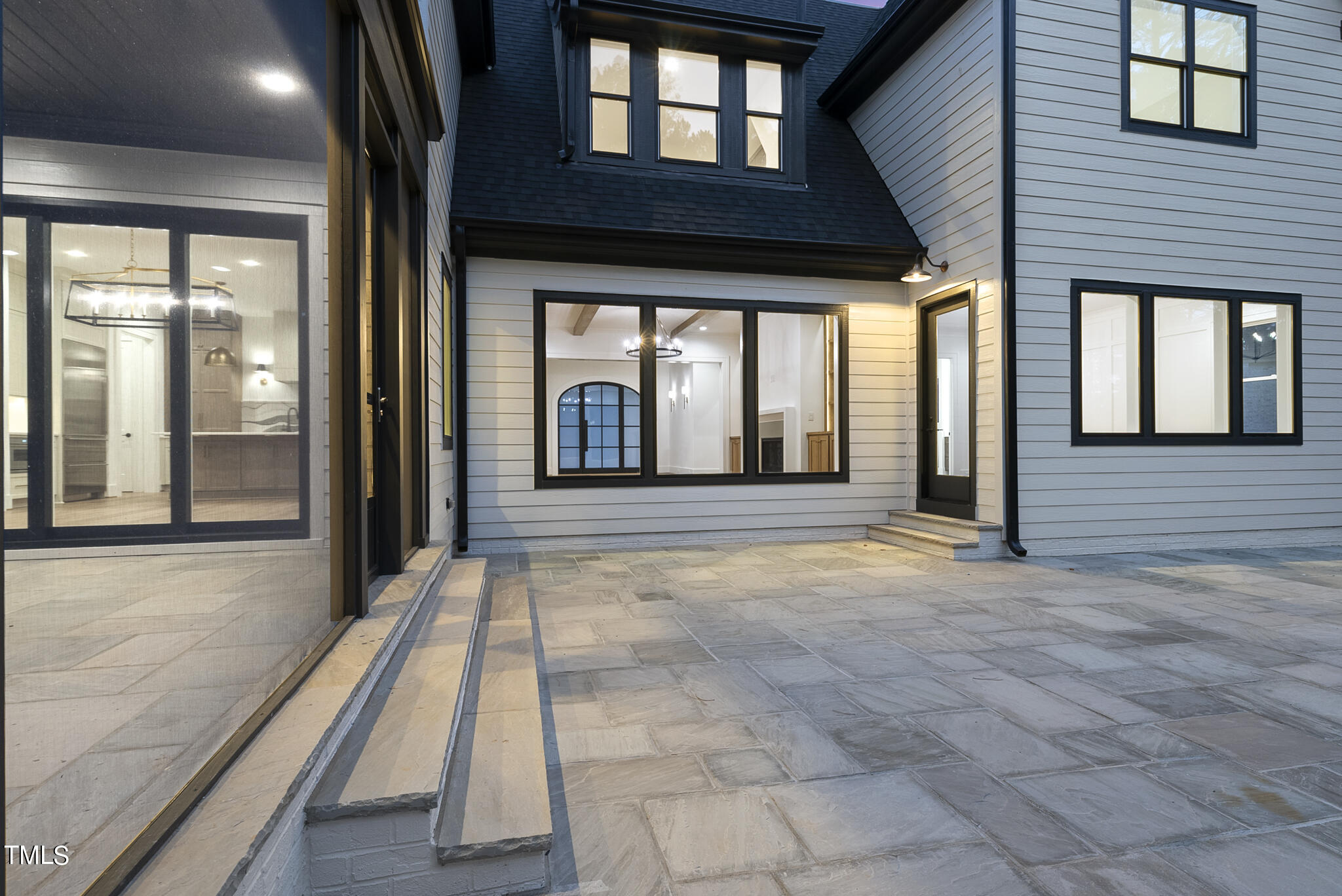 1605 Legacy Ridge Lane