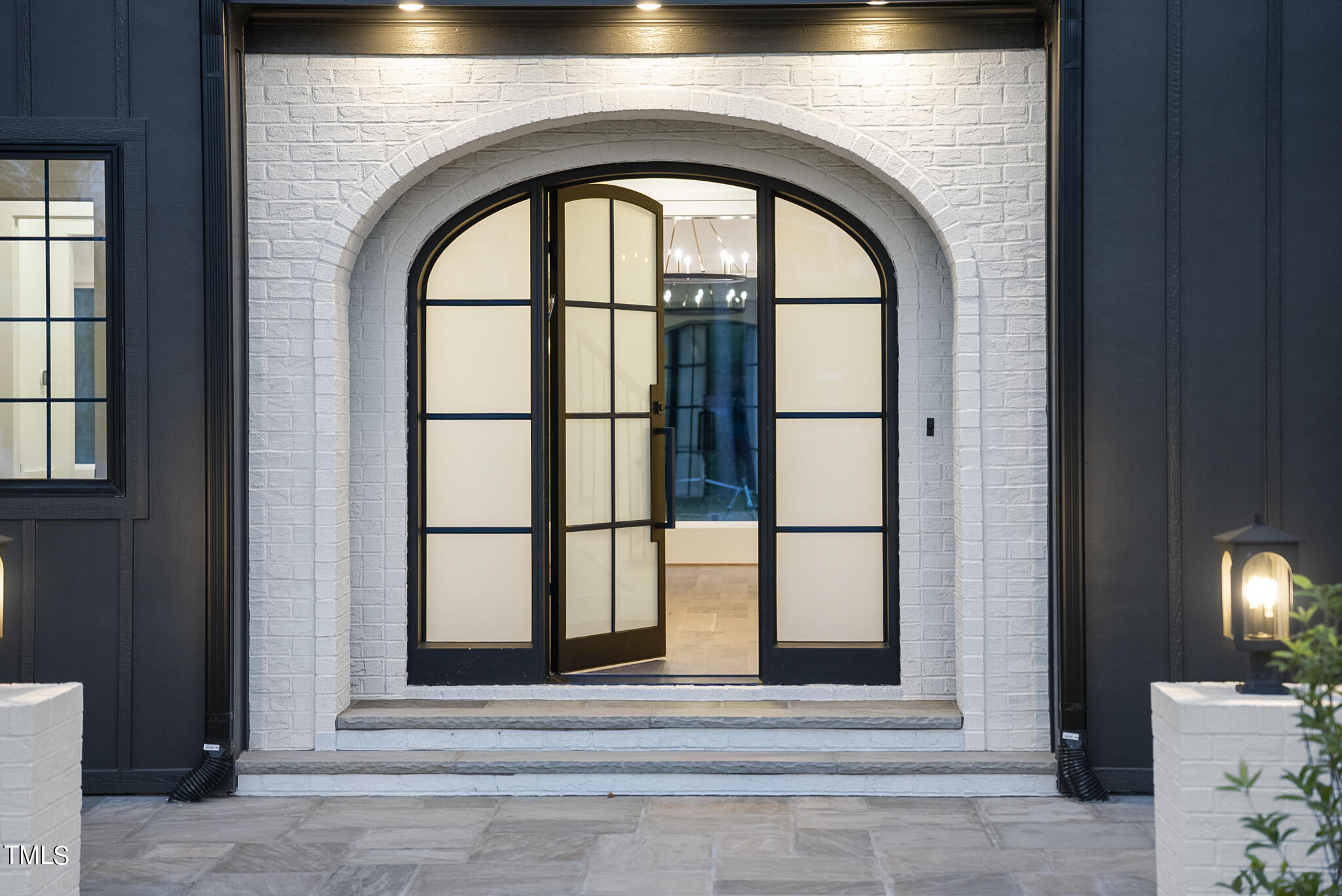 1605 Legacy Ridge Lane