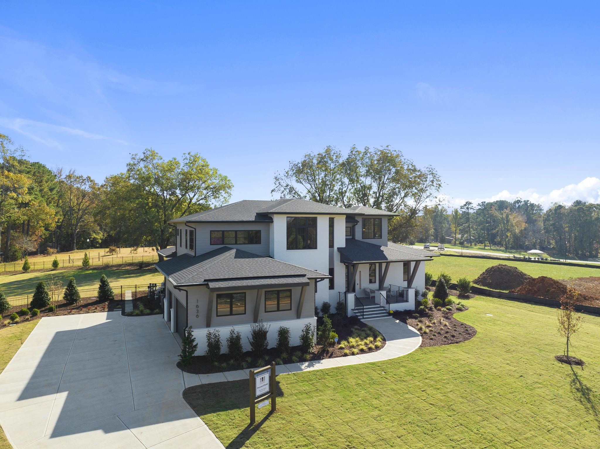 1636 Legacy Ridge Lane