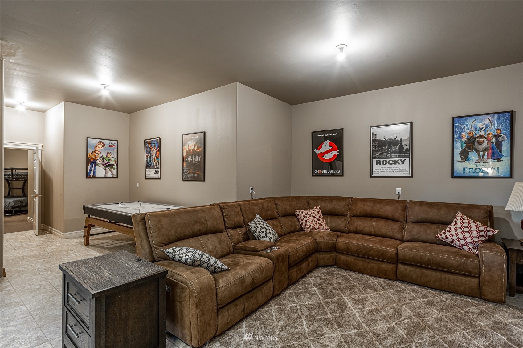 7460 Navarre Drive