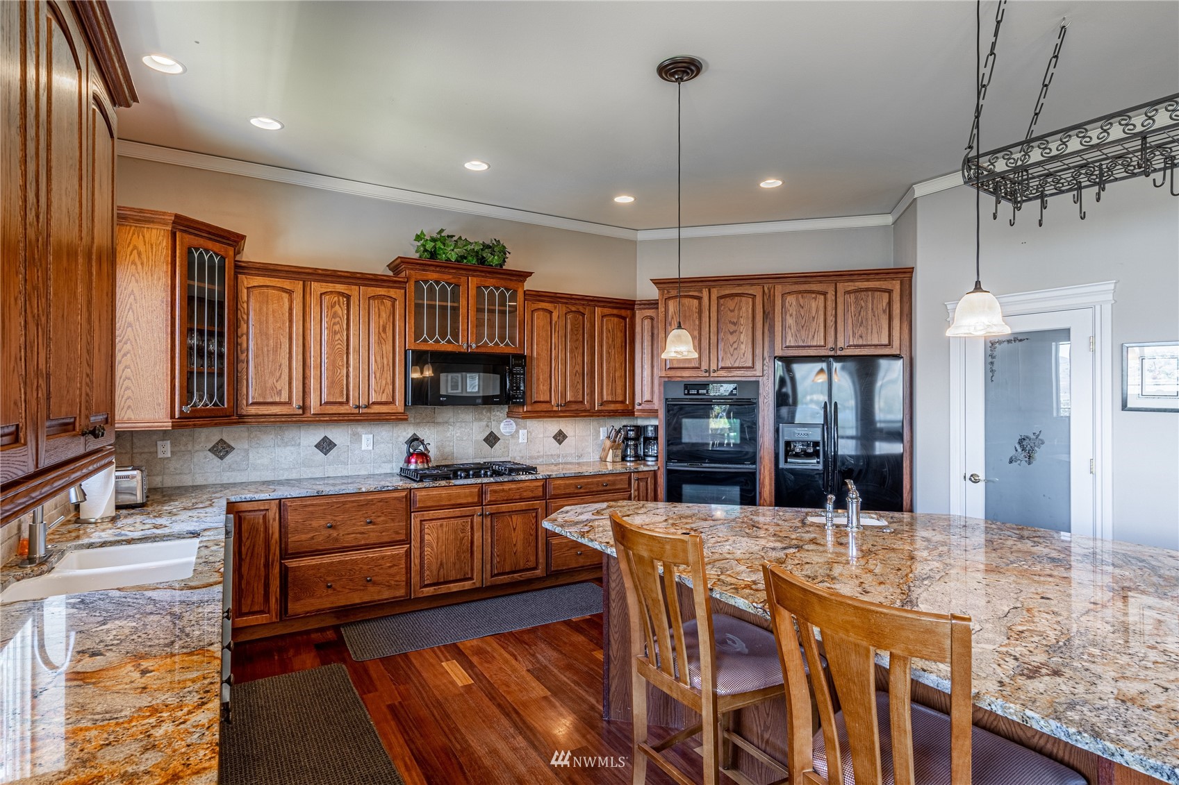 7460 Navarre Drive