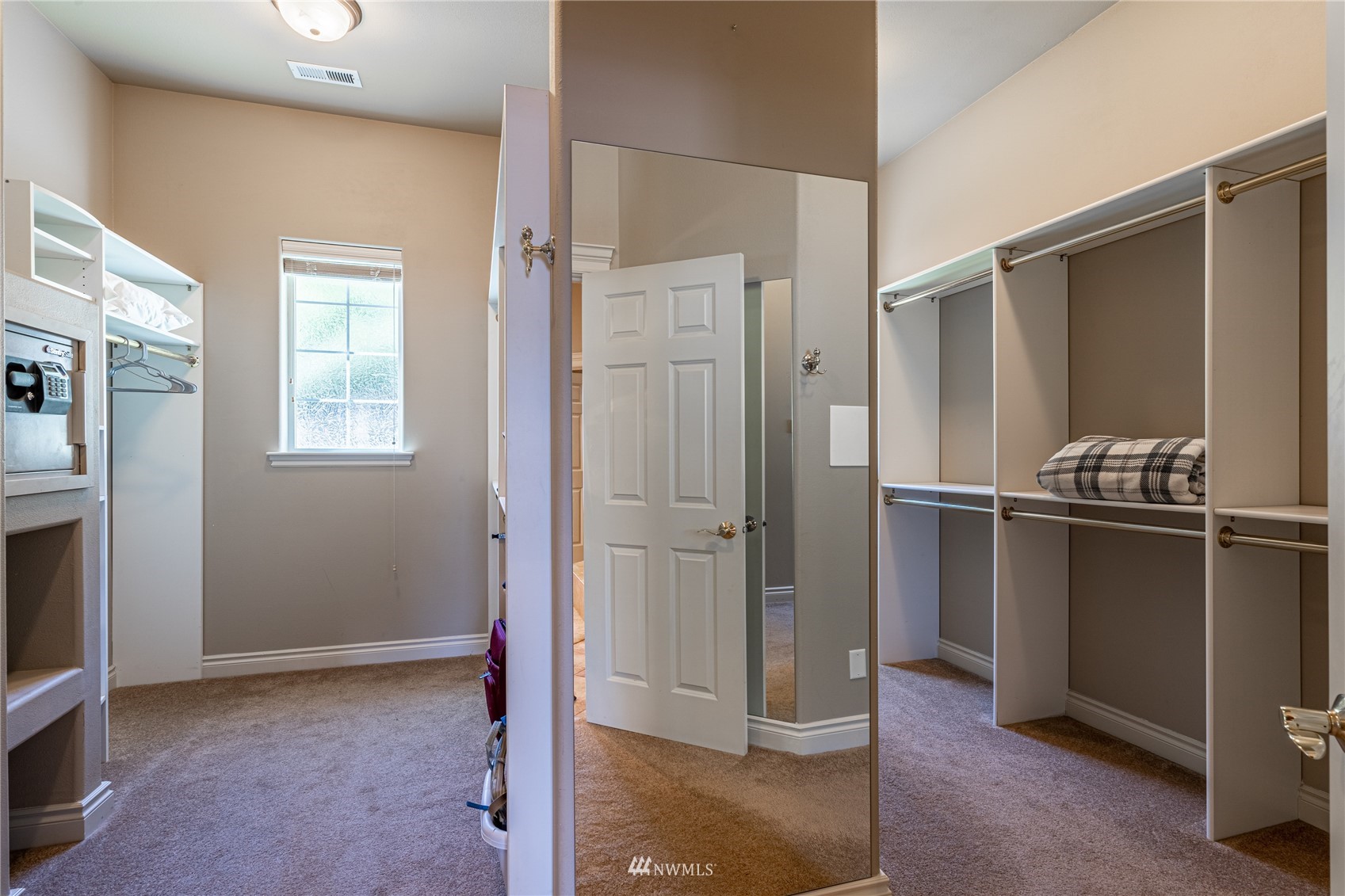7460 Navarre Drive