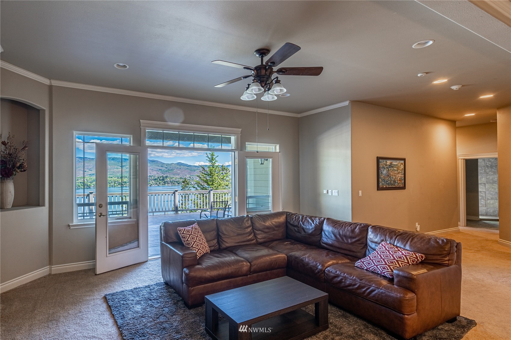 7460 Navarre Drive