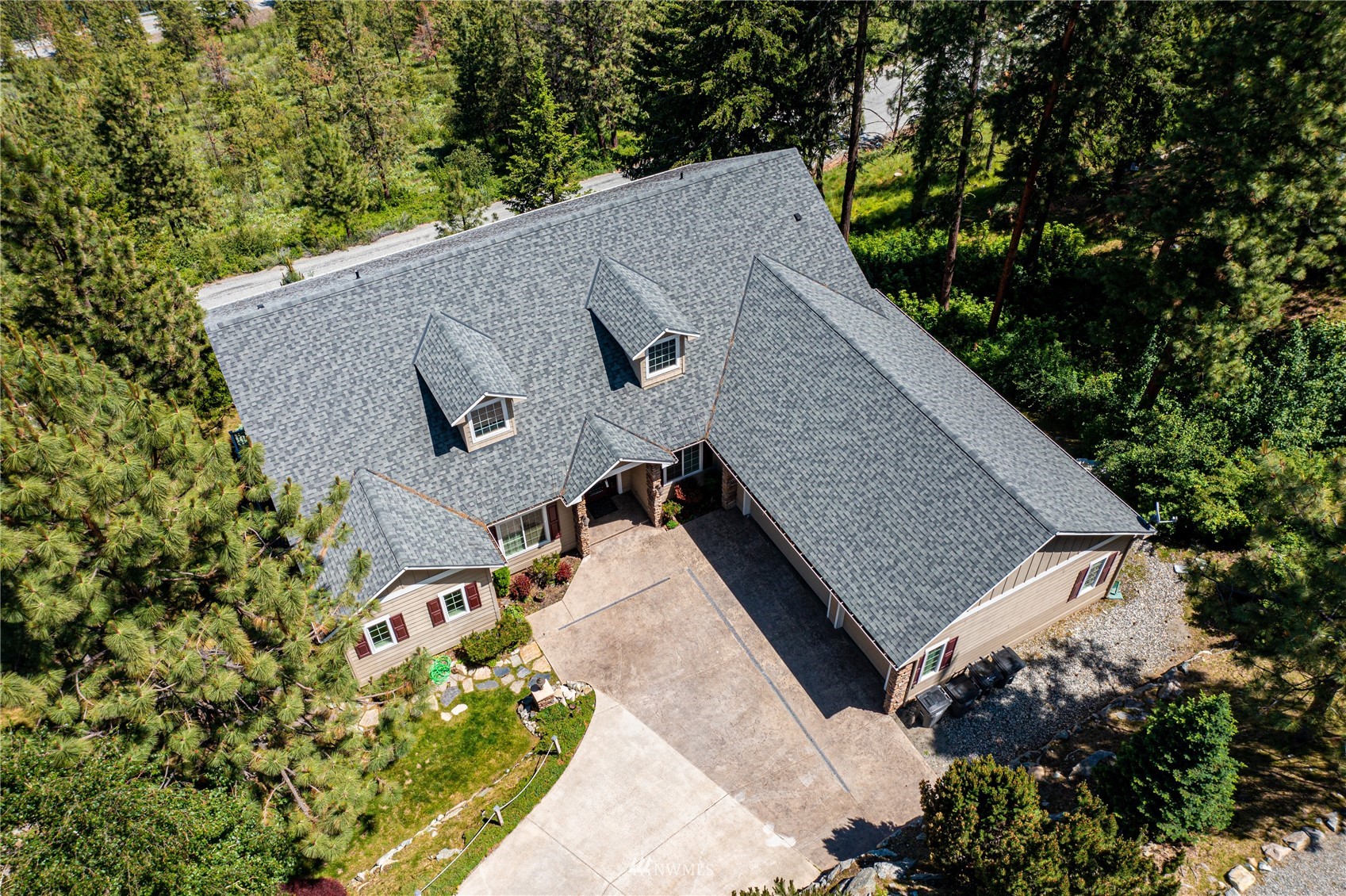 7460 Navarre Drive