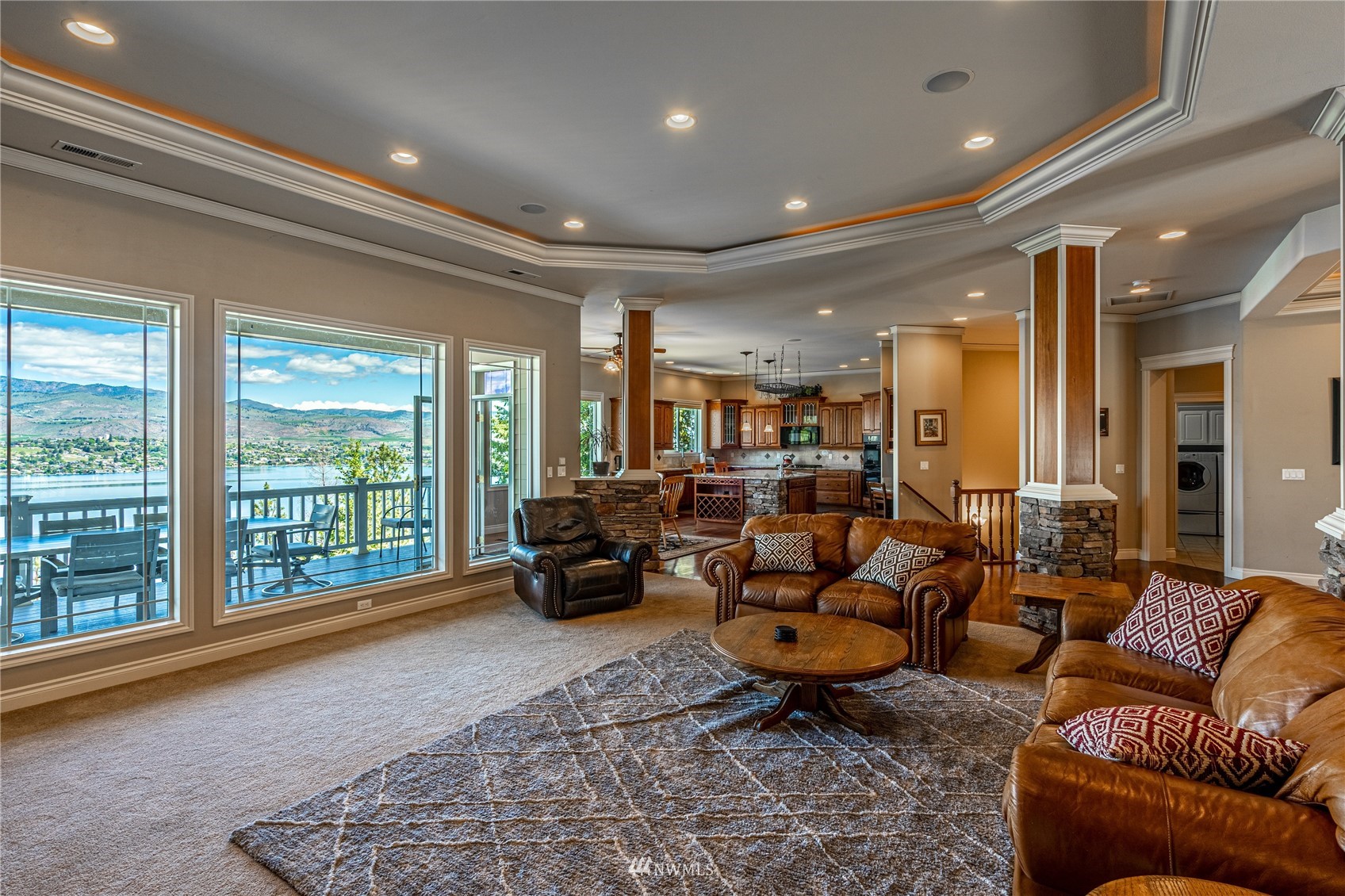 7460 Navarre Drive