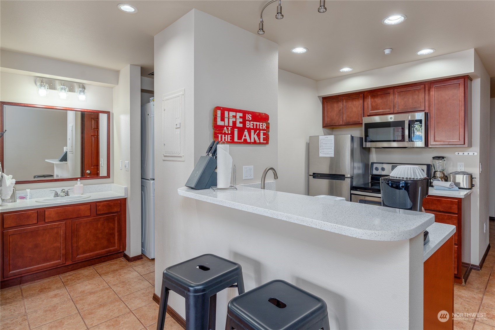 322 W Woodin Ave Unit: 610