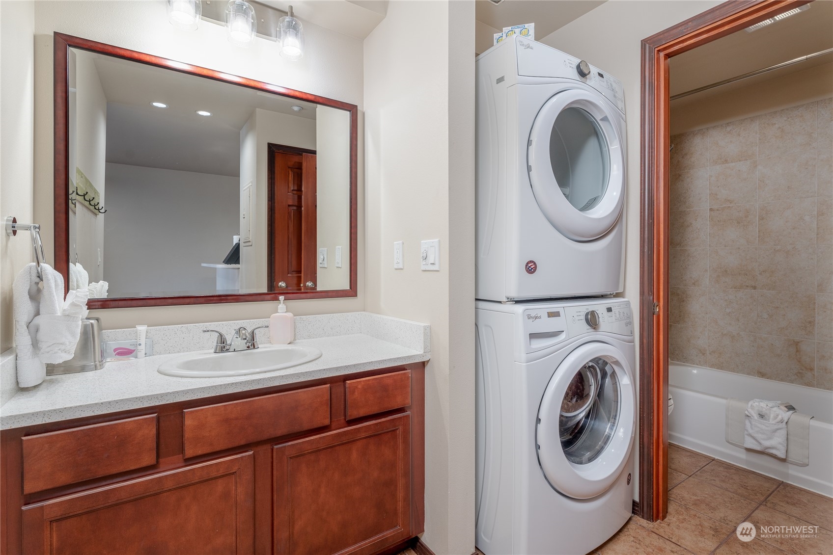 322 W Woodin Ave Unit: 610