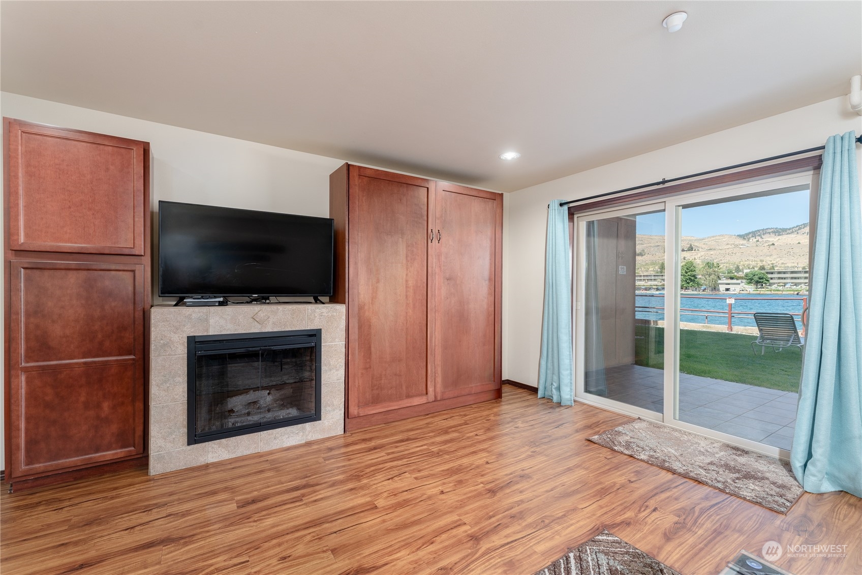 322 W Woodin Ave Unit: 610