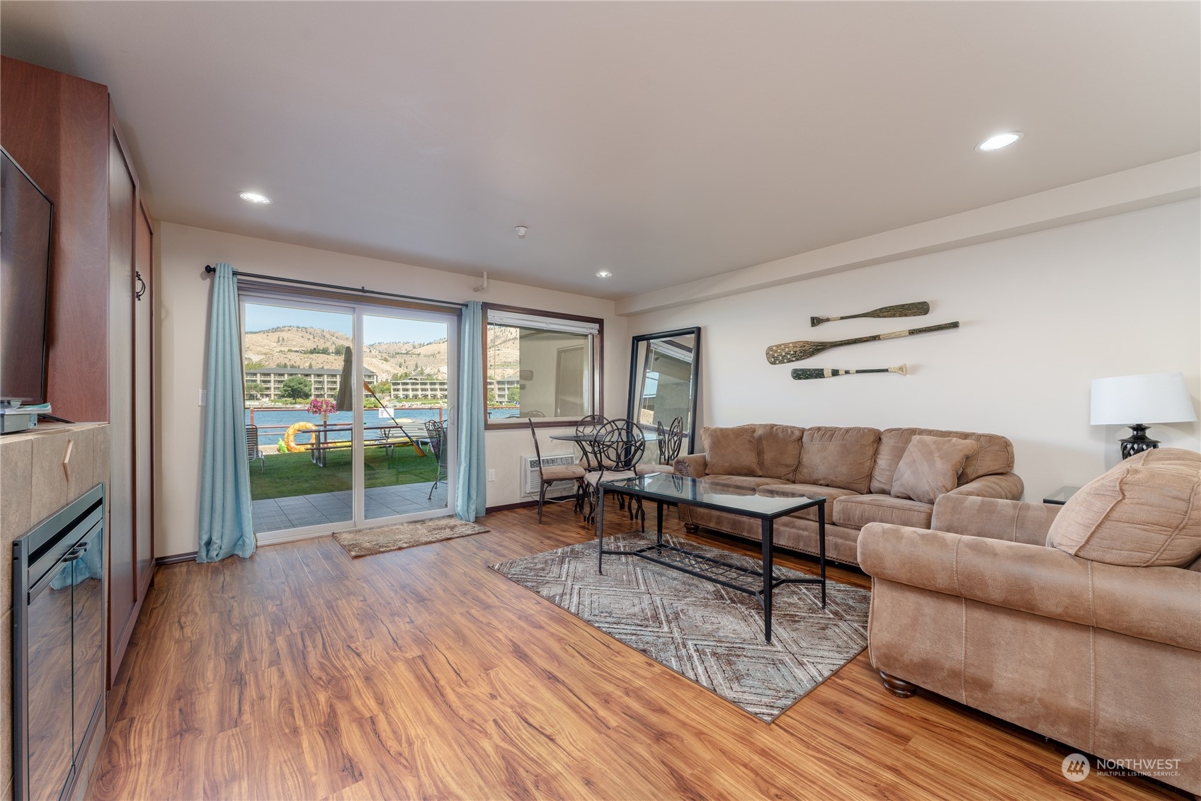 322 W Woodin Ave Unit: 610