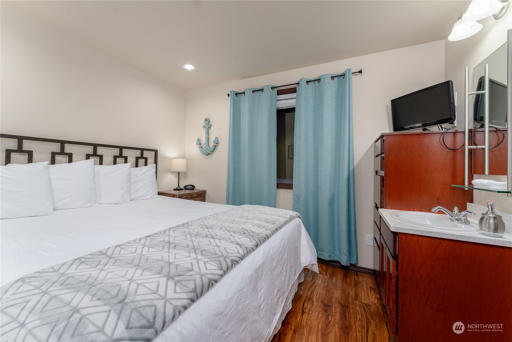 322 W Woodin Ave Unit: 610