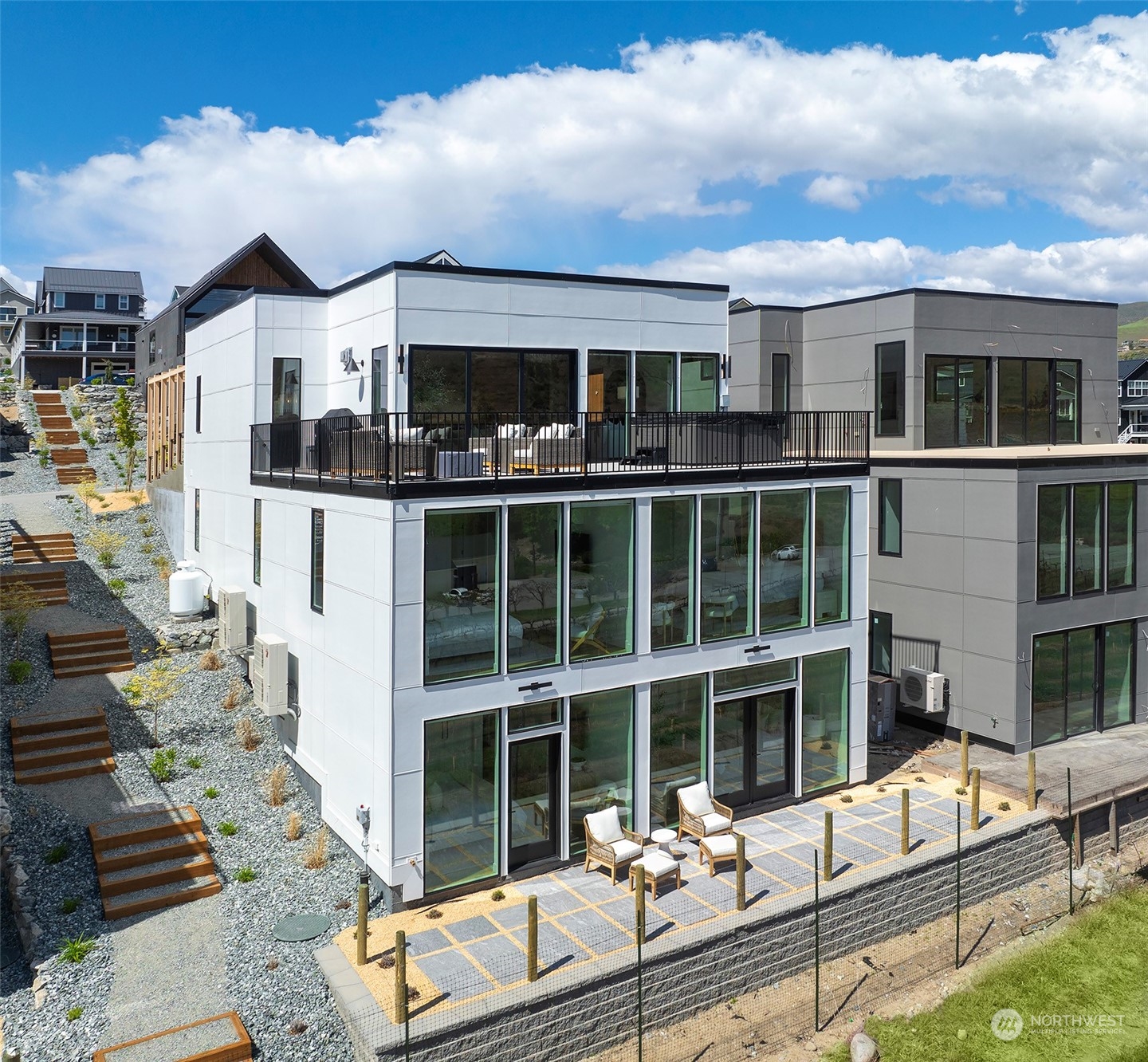 1303 Dragonfly Court