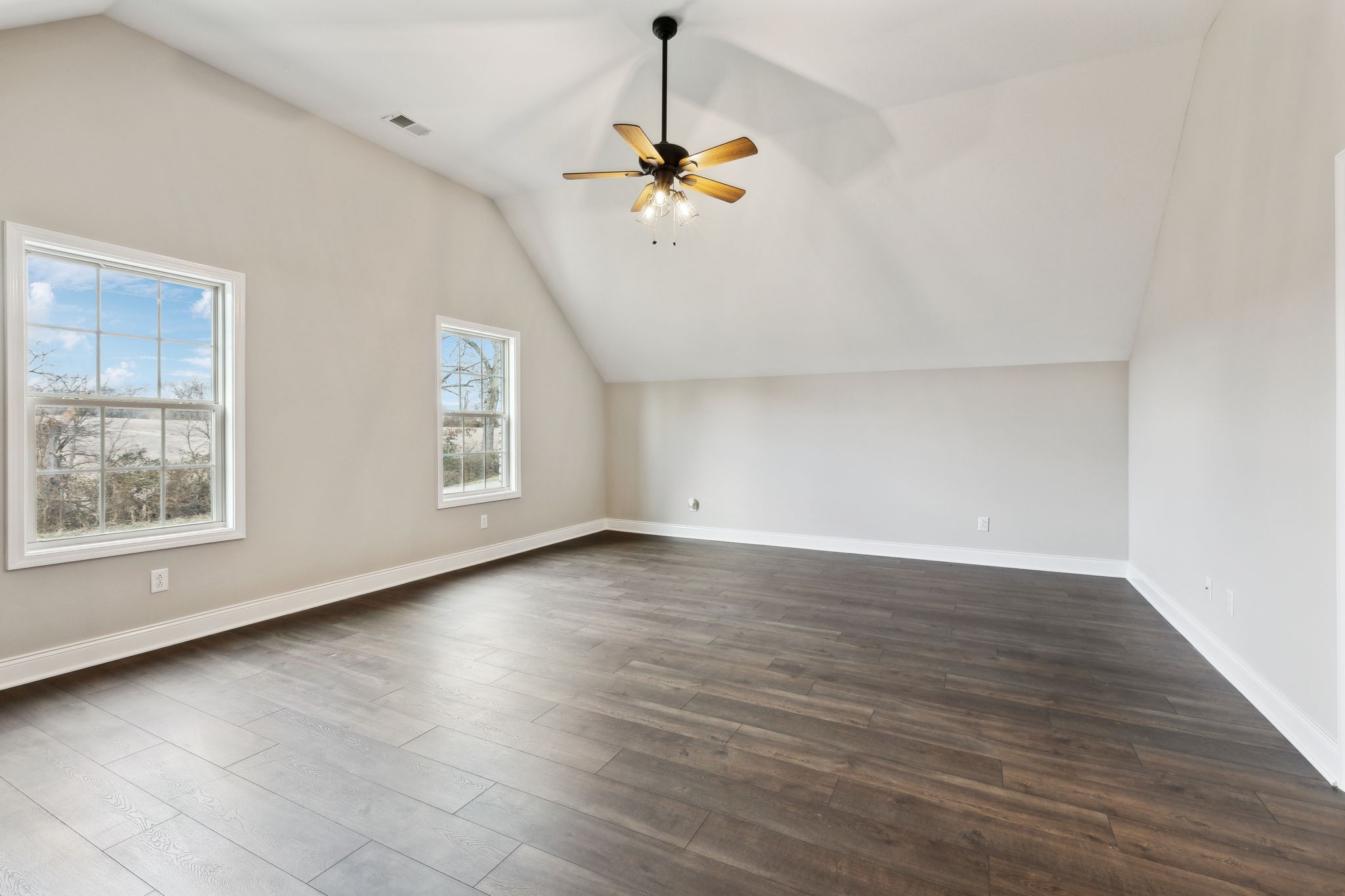1528 Charles Bell Rd