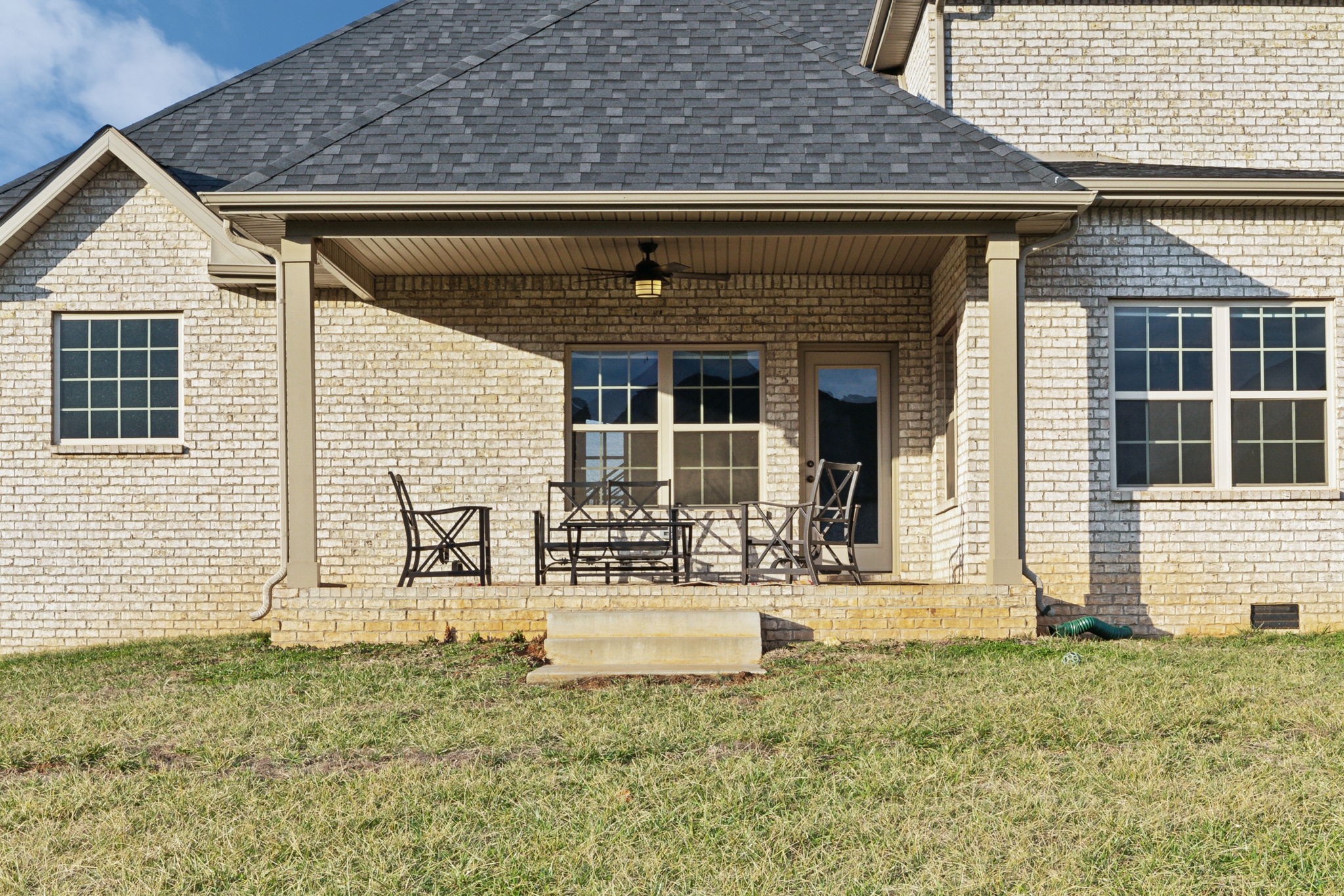1528 Charles Bell Rd