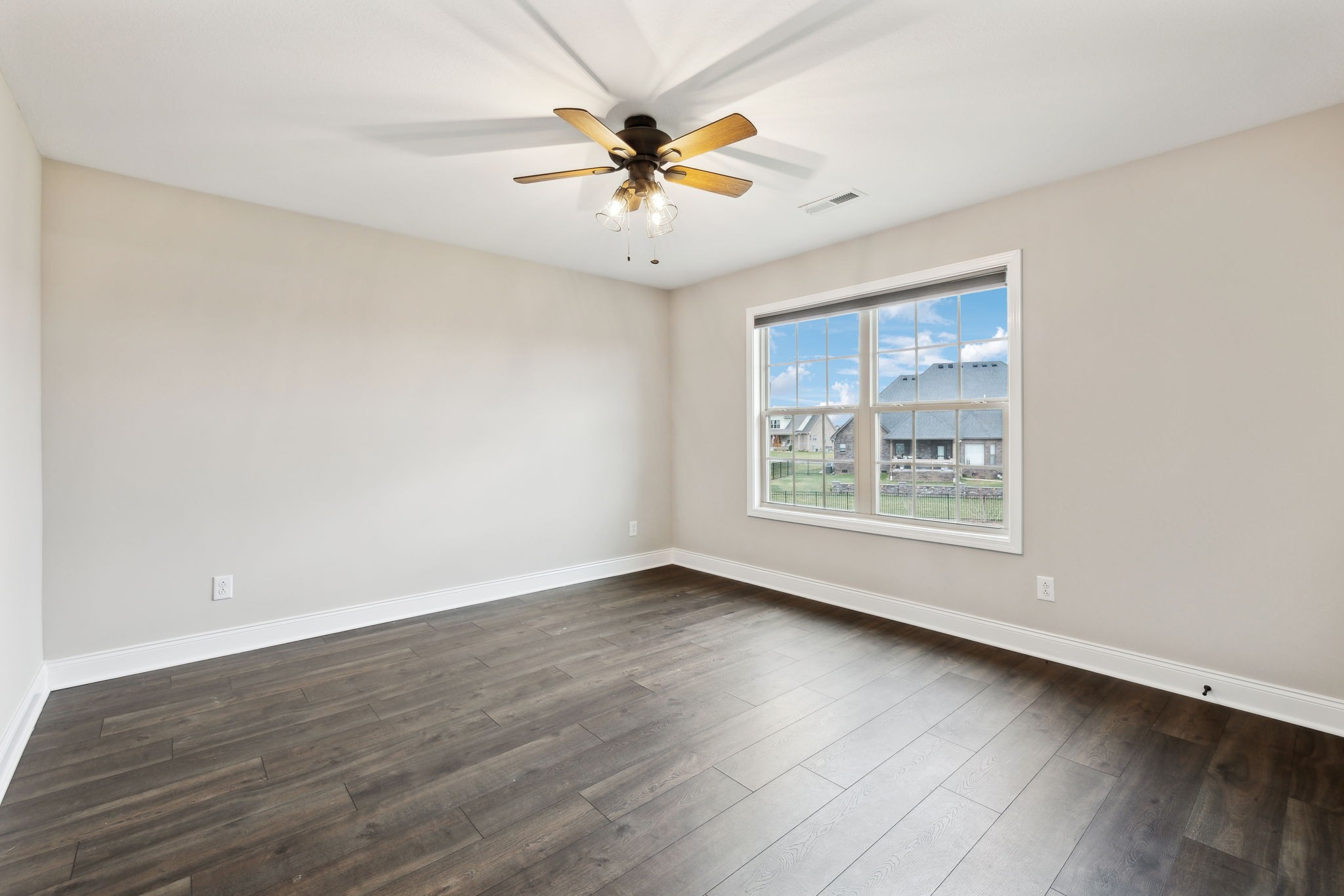 1528 Charles Bell Rd