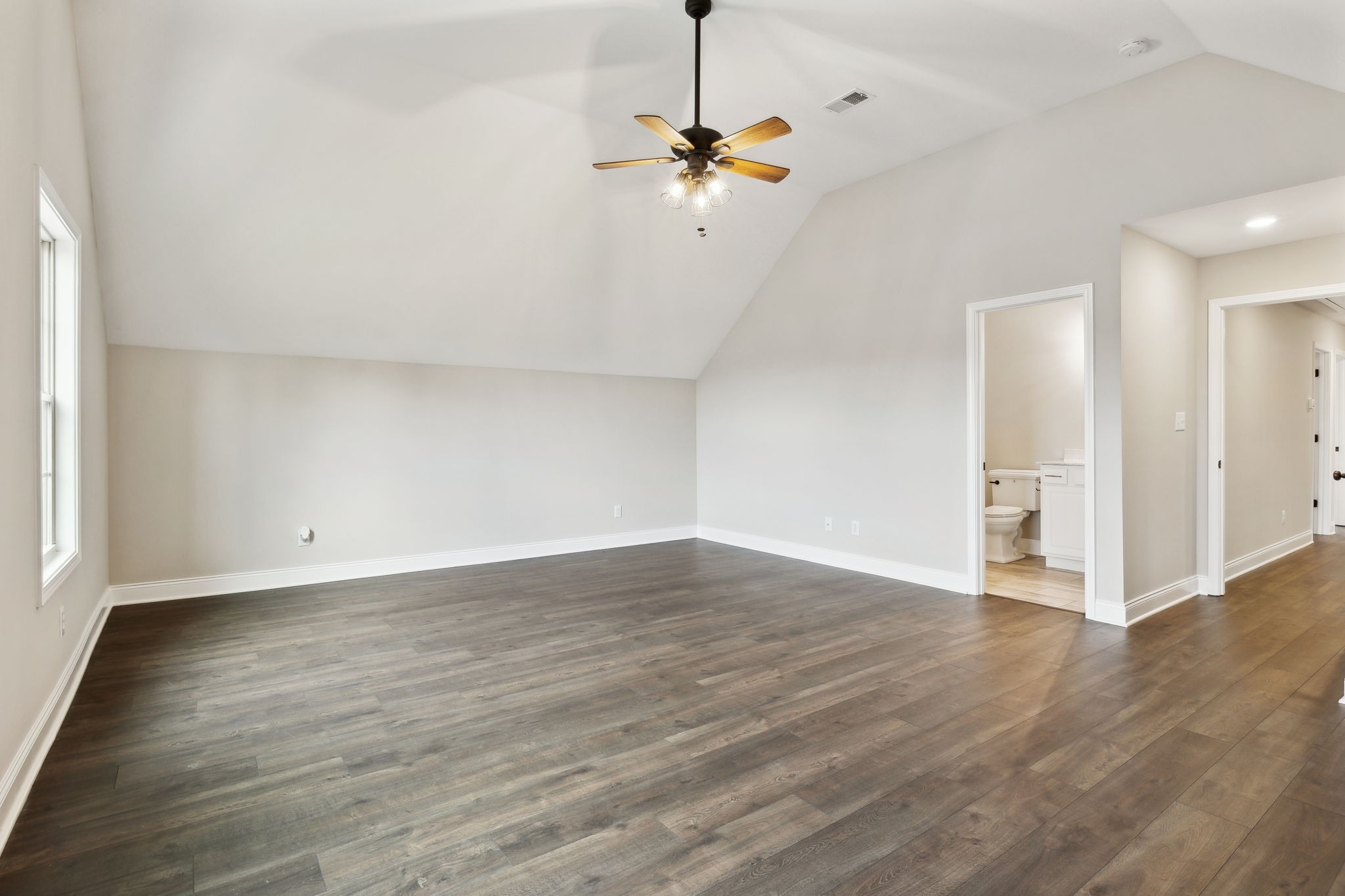 1528 Charles Bell Rd