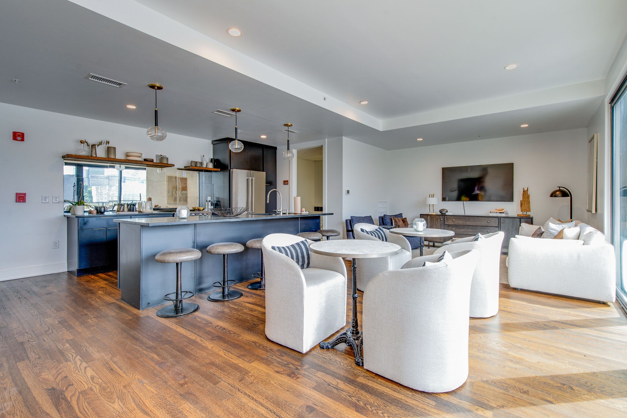 601 Madison St Unit: 312