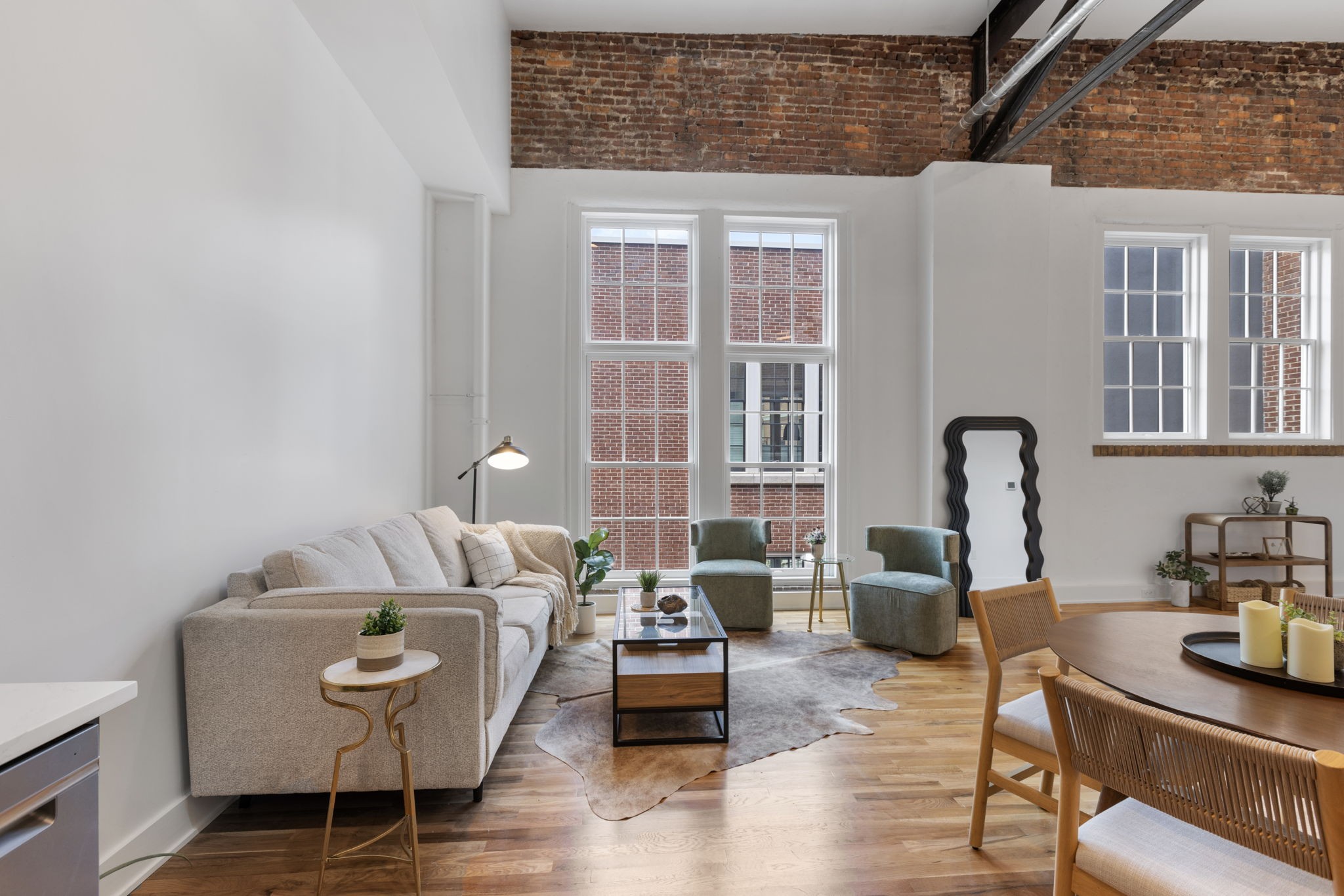 601 Madison St Unit: 312